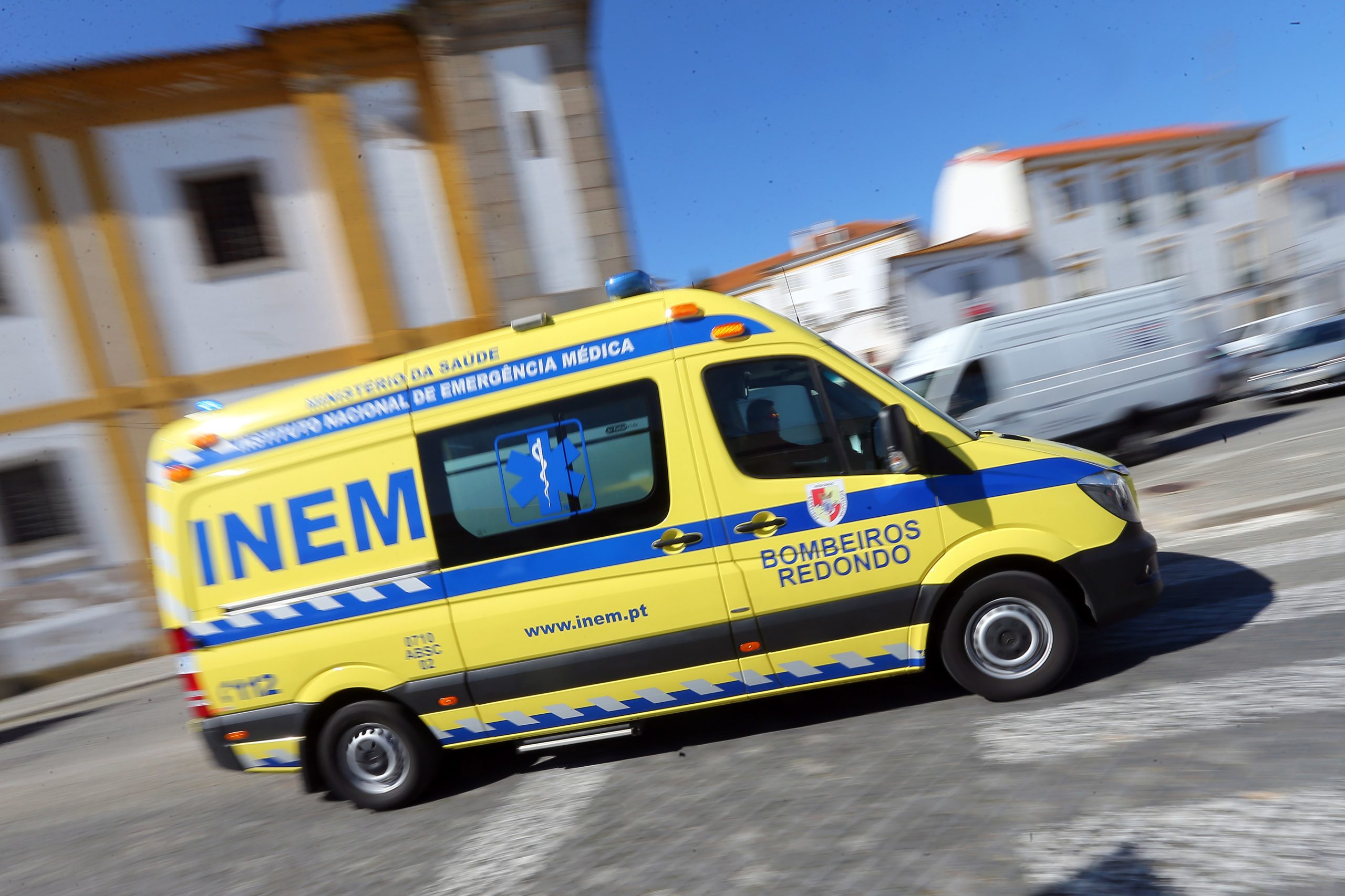 Avaria na central elétrica condiciona linha 112 que orienta doentes urgentes