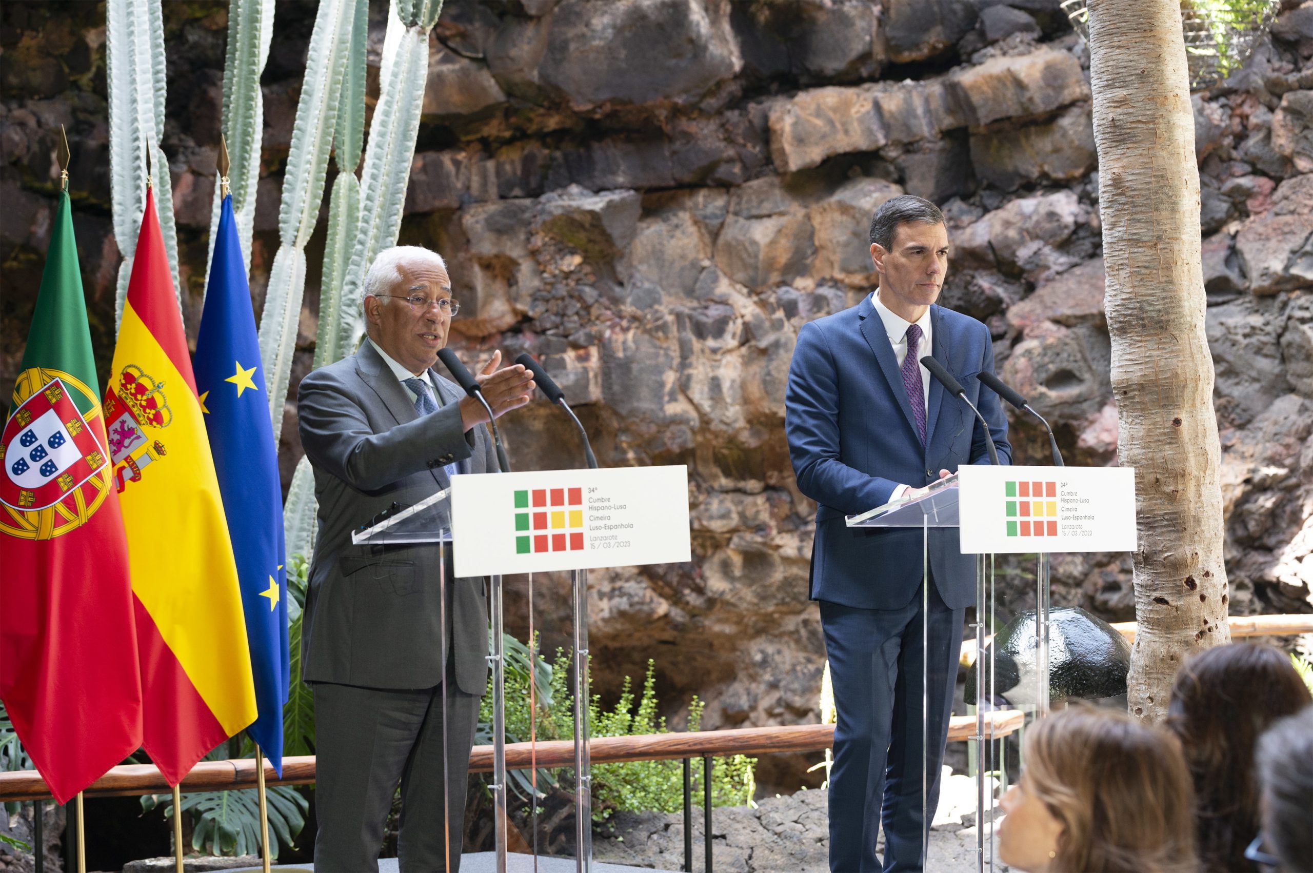 António Costa afasta contágio de crise bancária em Portugal e critica Bruxelas sobre o mercado da eletricidade