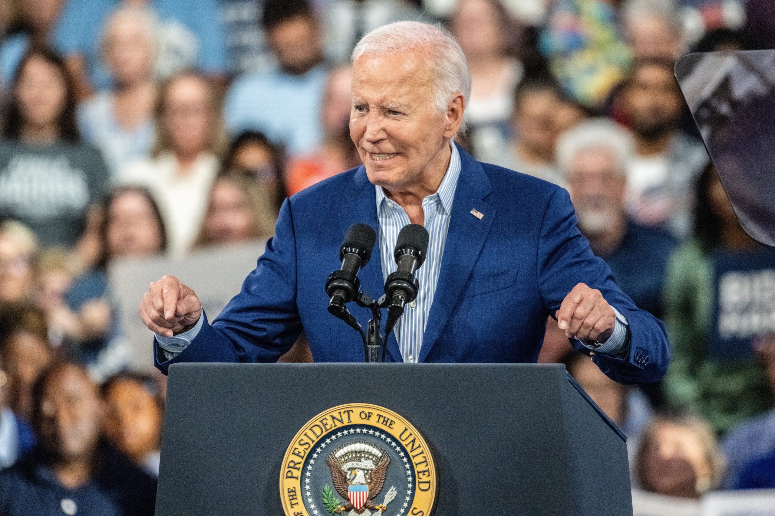 Obama e Hillary Clinton reiteram apoio a Biden após “má noite de debate”