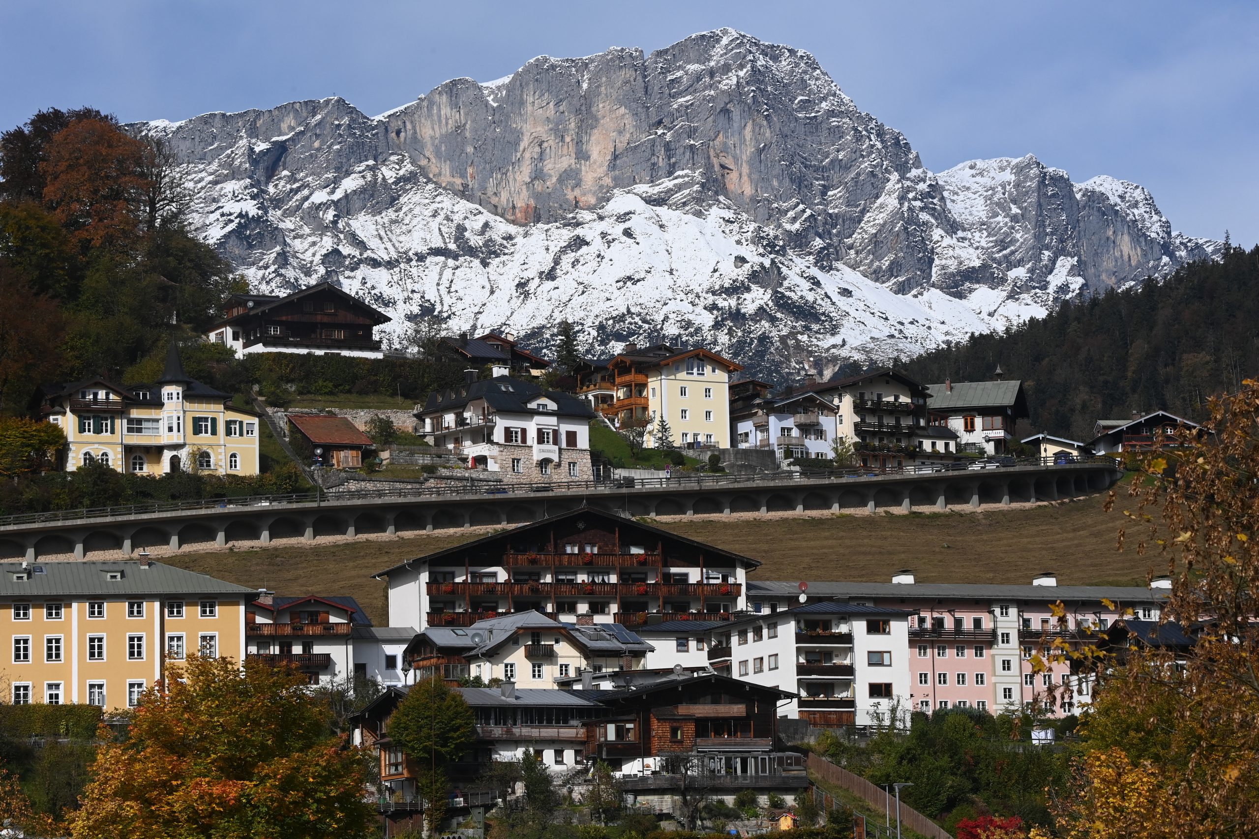 Esta vila alemã já foi o destino de férias de Hitler. Agora quer lutar contra a ascensão da extrema-direita no país