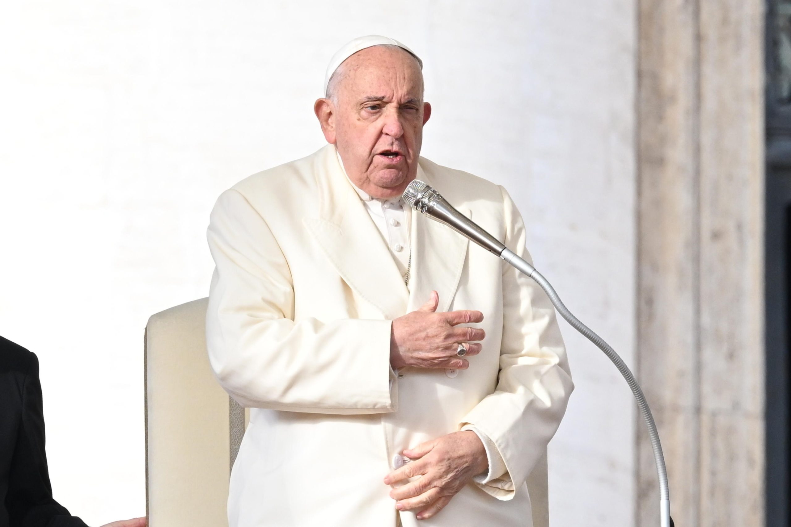 Papa Francisco pede fim dos conflitos no mundo na sua mensagem de Natal