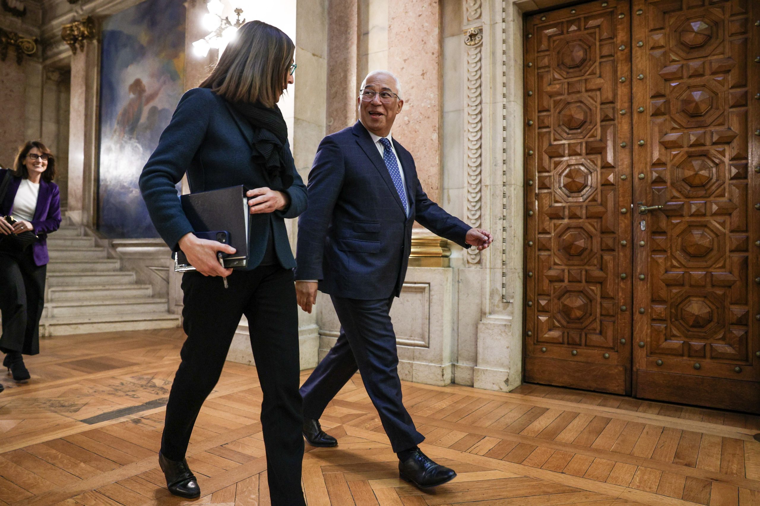 António Costa lamenta profundamente “problemas na vida interna do Governo”