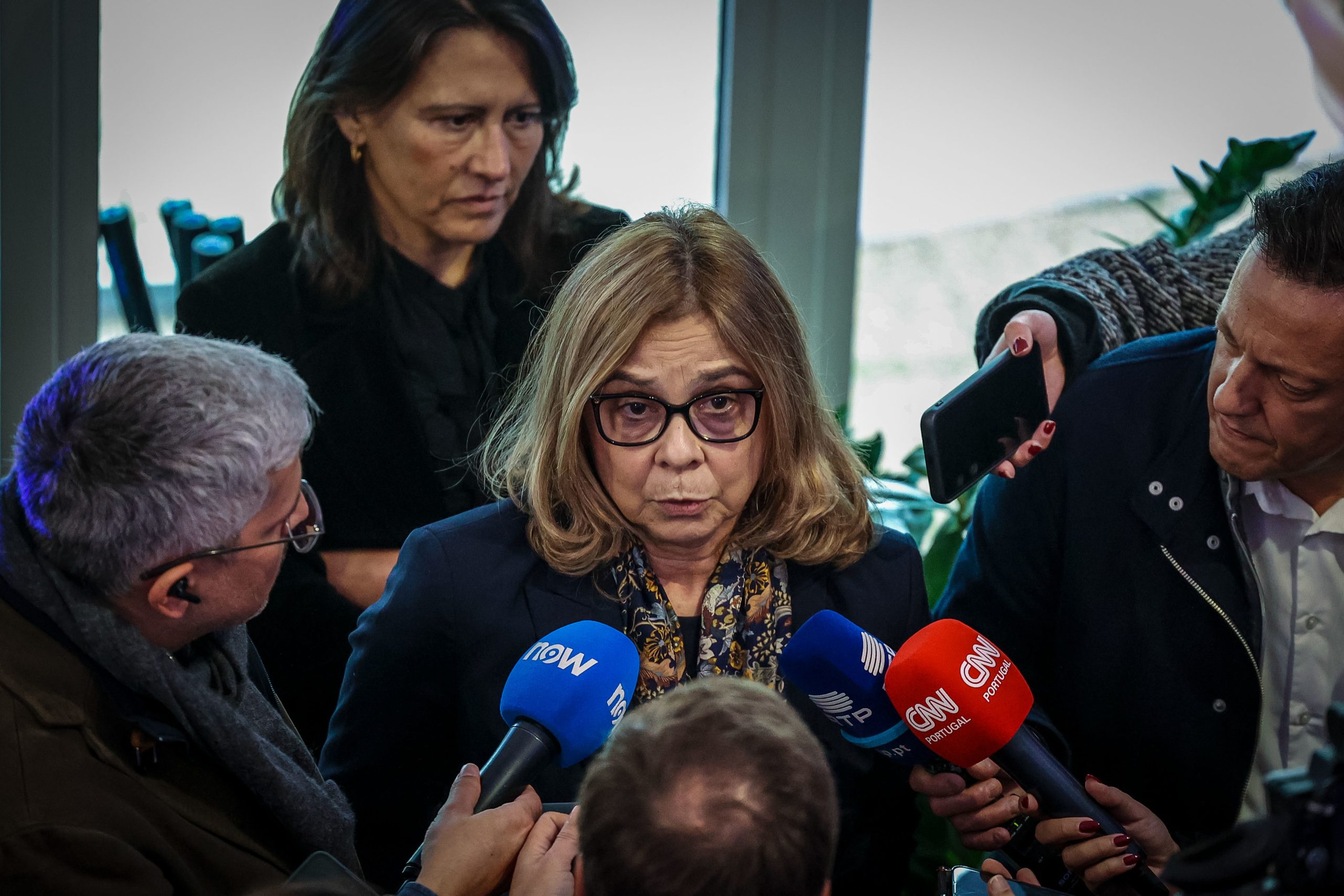Linha telefónica SNS24 demora “dois a três minutos” a atender, afirma Ministra da Saúde