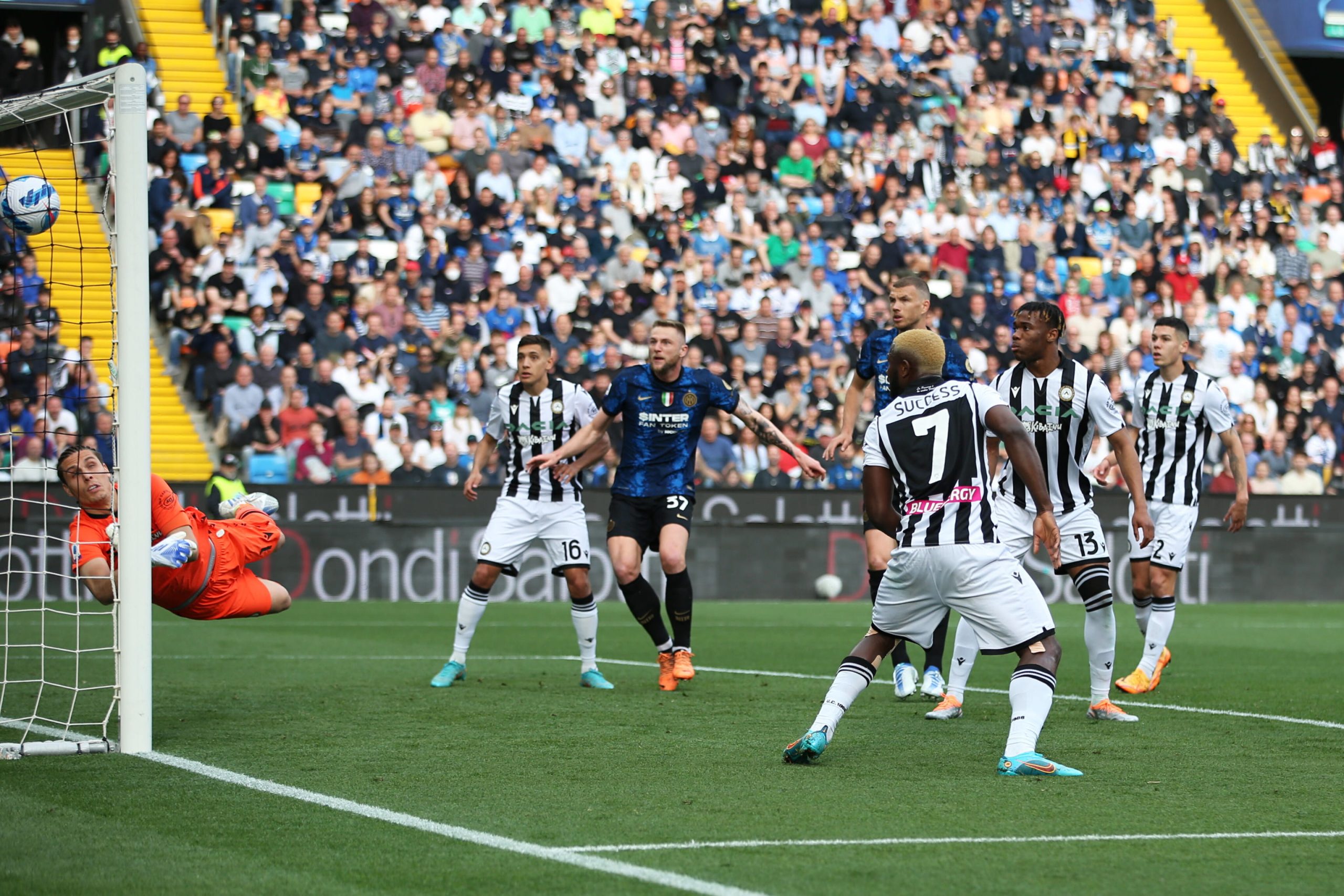 Serie A: Inter vence no terreno da Udinese e continua a dois pontos do líder AC Milan