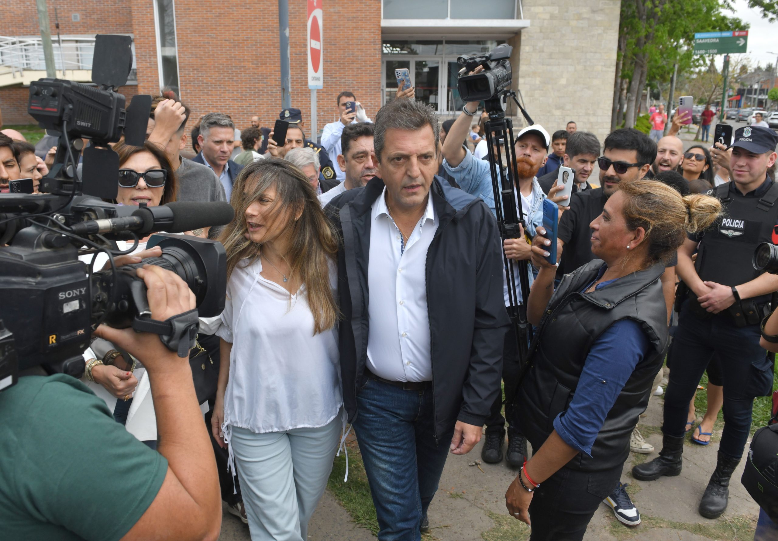 Eleições Argentina: Sérgio Massa vence primeira volta e vai disputar presidência com Milei