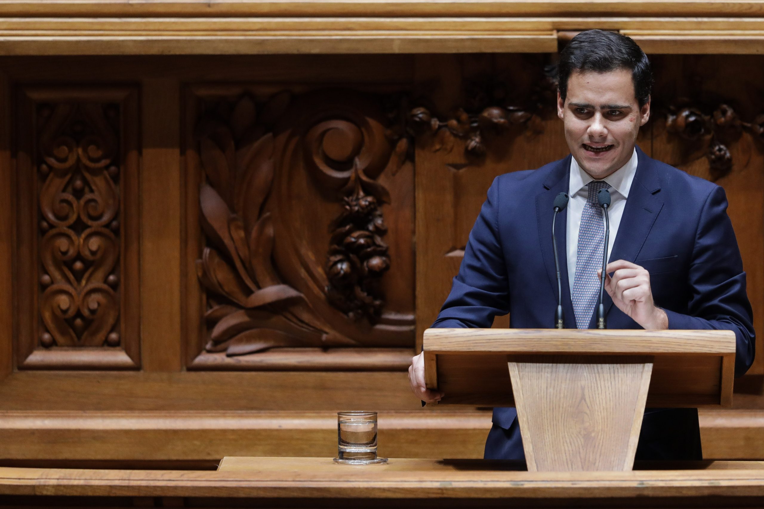 PSD repudia “insinuações torpes e fantasiosas” do PS e pede sentido de Estado