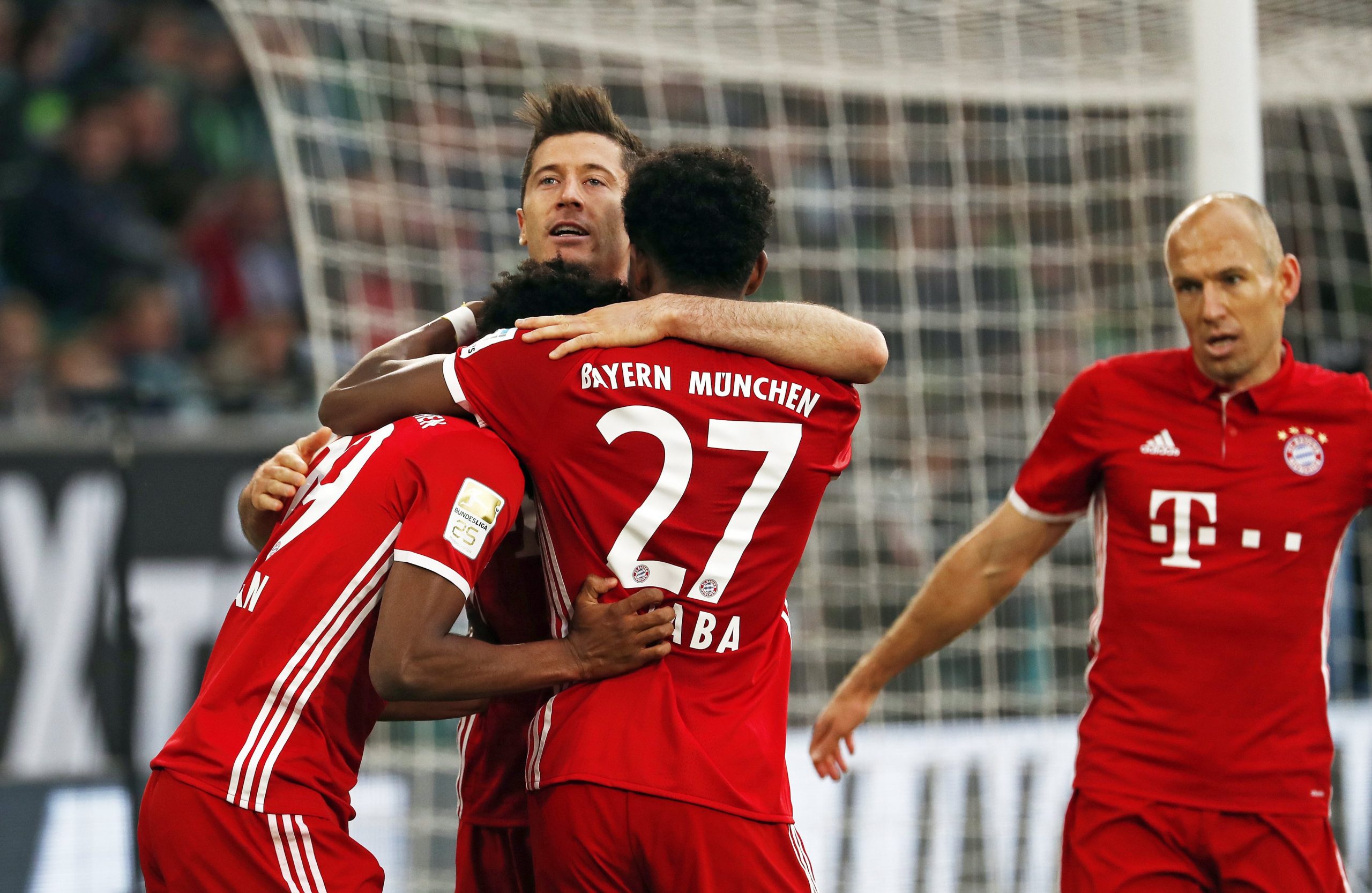 Bayern Munique bate Leipzig com dois golos nos descontos num frenético 5-4