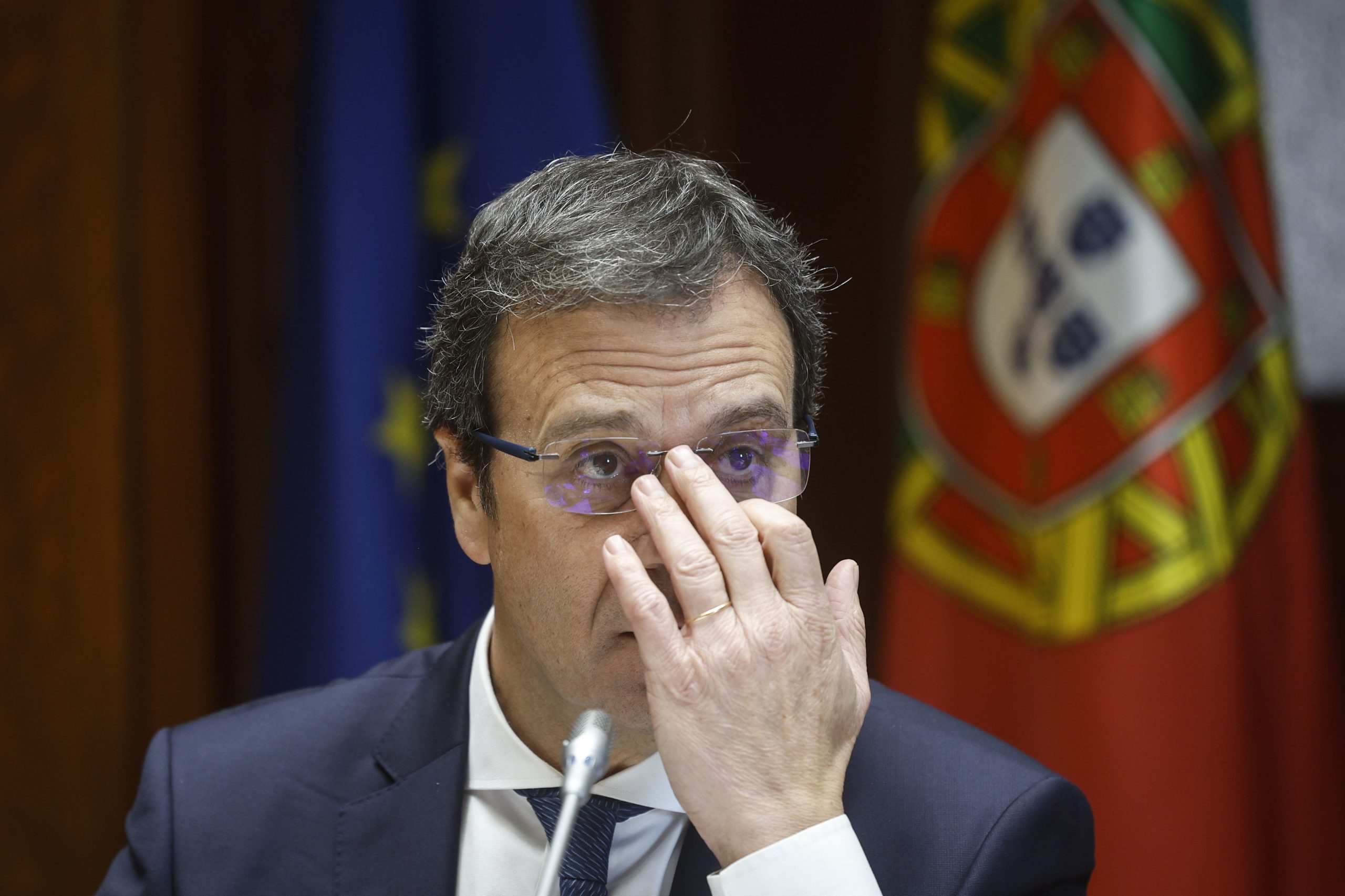 Hernâni Dias reafirma contactos com Entidade para a Transparência e nega pressões sobre funcionária
