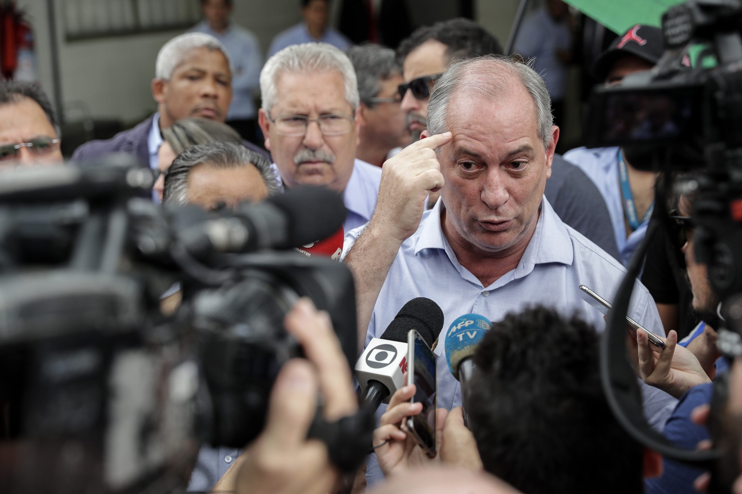 Ex-candidato presidencial Ciro Gomes lamenta falta de aproximação do Brasil a Portugal