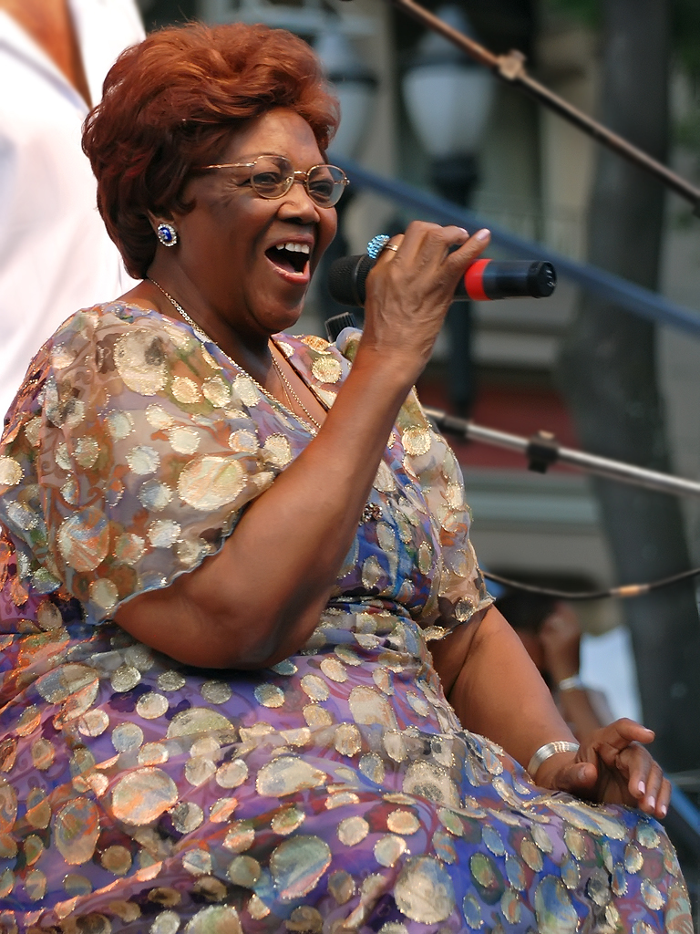 Cantora ícone do samba Ivone Lara morre aos 97 anos