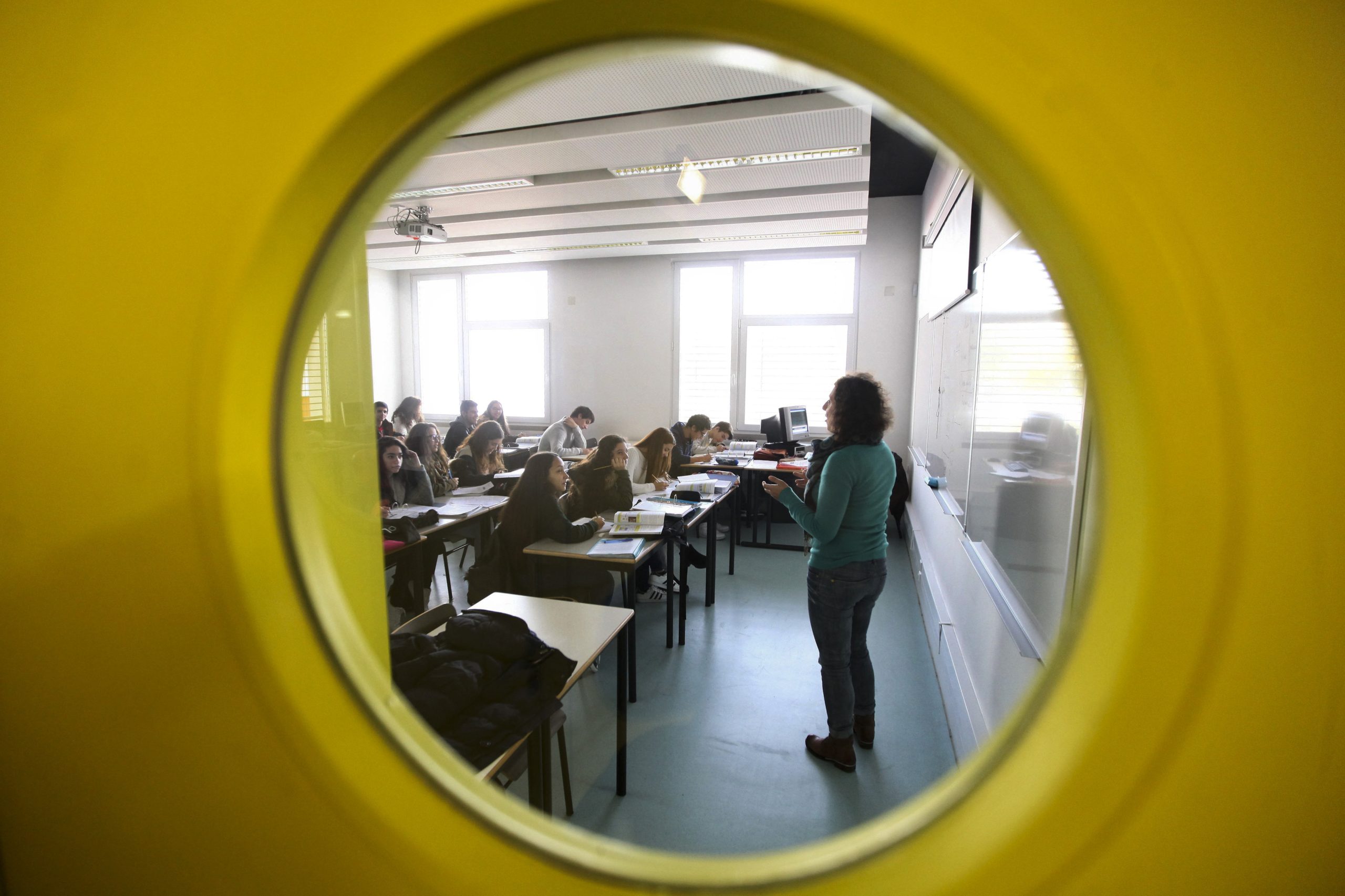 Sindicato de professores promove petição para obrigar Governo a assumir compromissos
