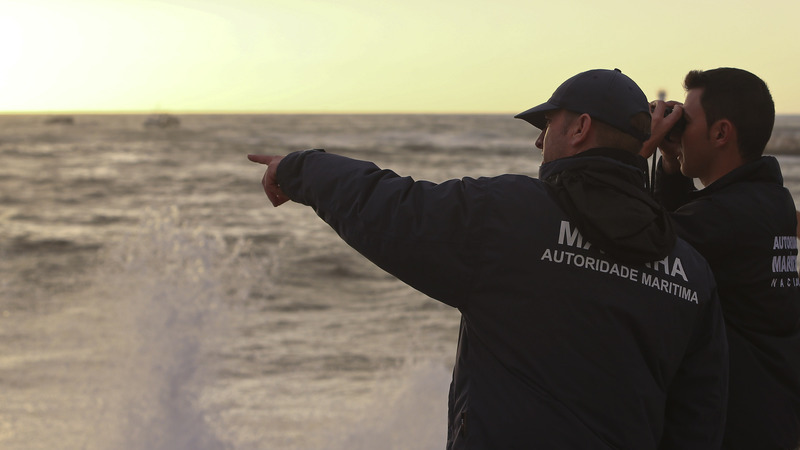 Resgatado cadáver de pescador lúdico que caiu ao mar na Ericeira