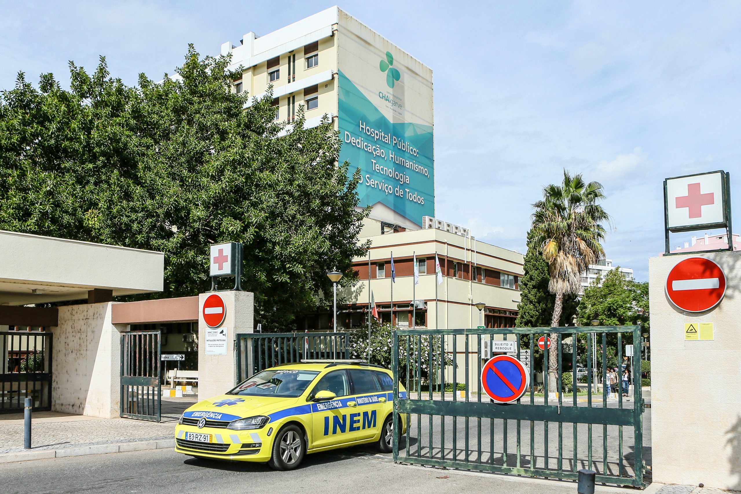 Bebé de 11 meses morreu em Portimão enquanto aguardava transferência hospitalar