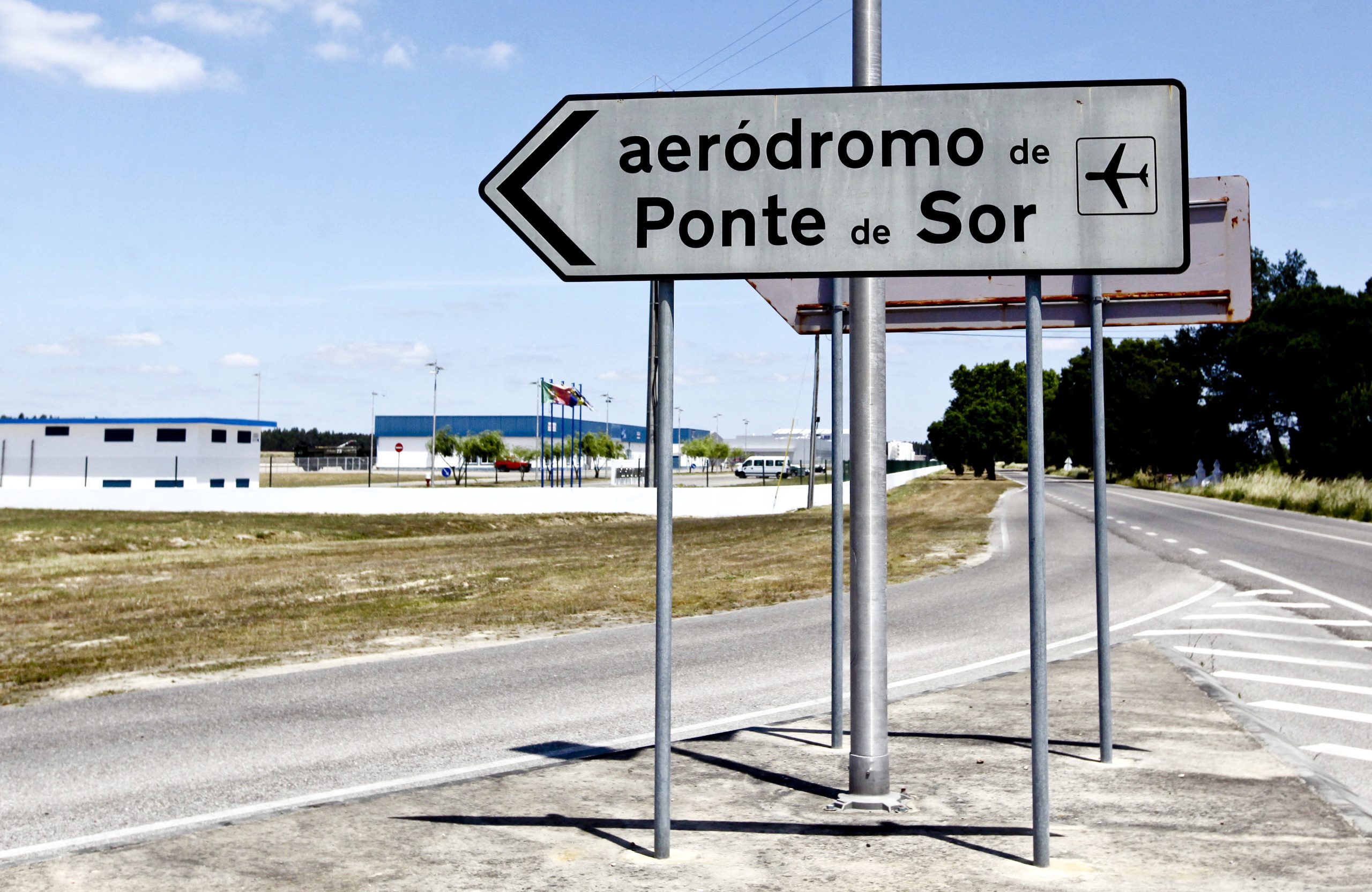 Autarca de Ponte de Sor lamenta acidente com aeronave de instrução e mantém cimeira aeronáutica