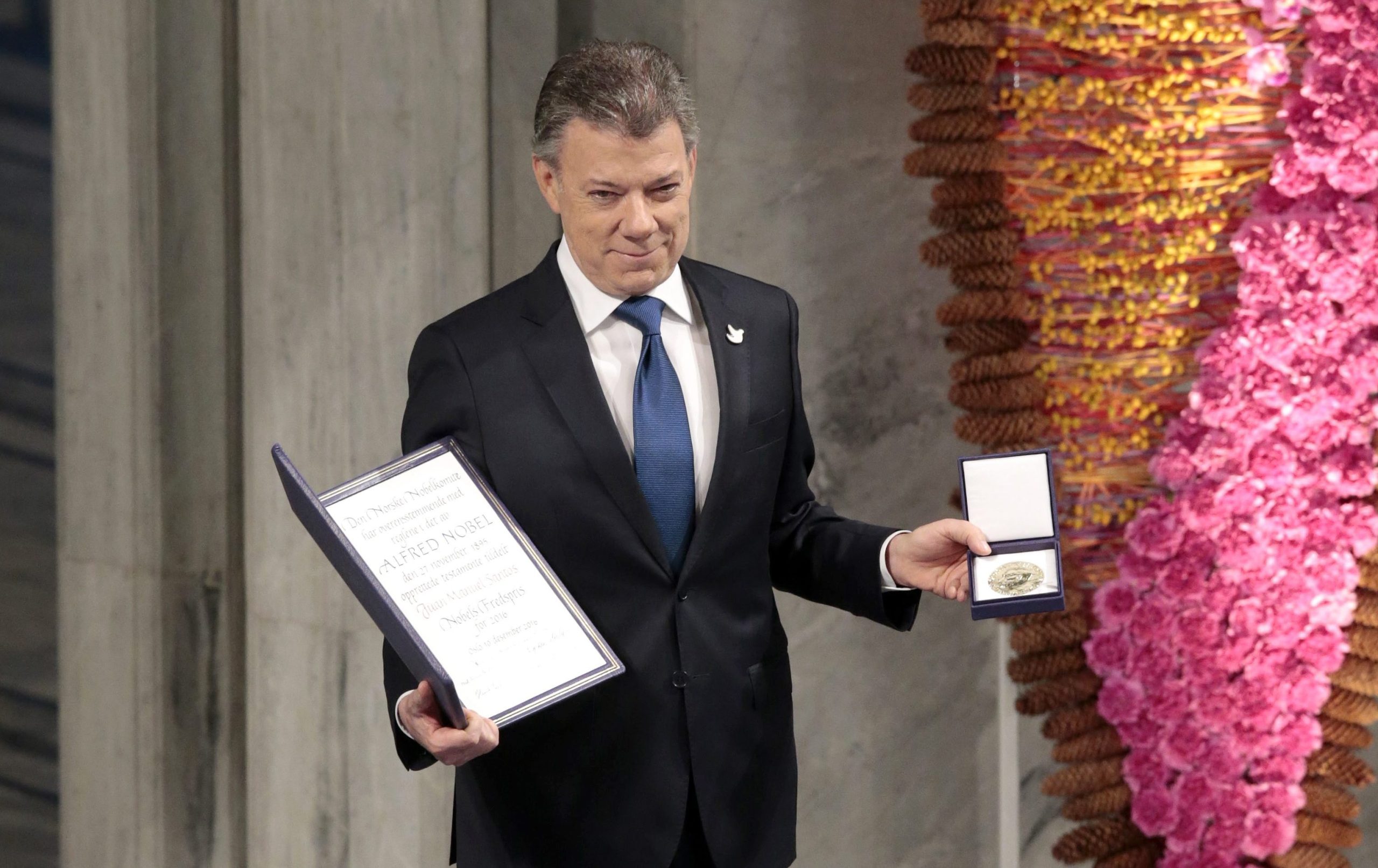 Presidente da Colômbia recebe Prémio Nobel da Paz, que considera como “presente dos céus”