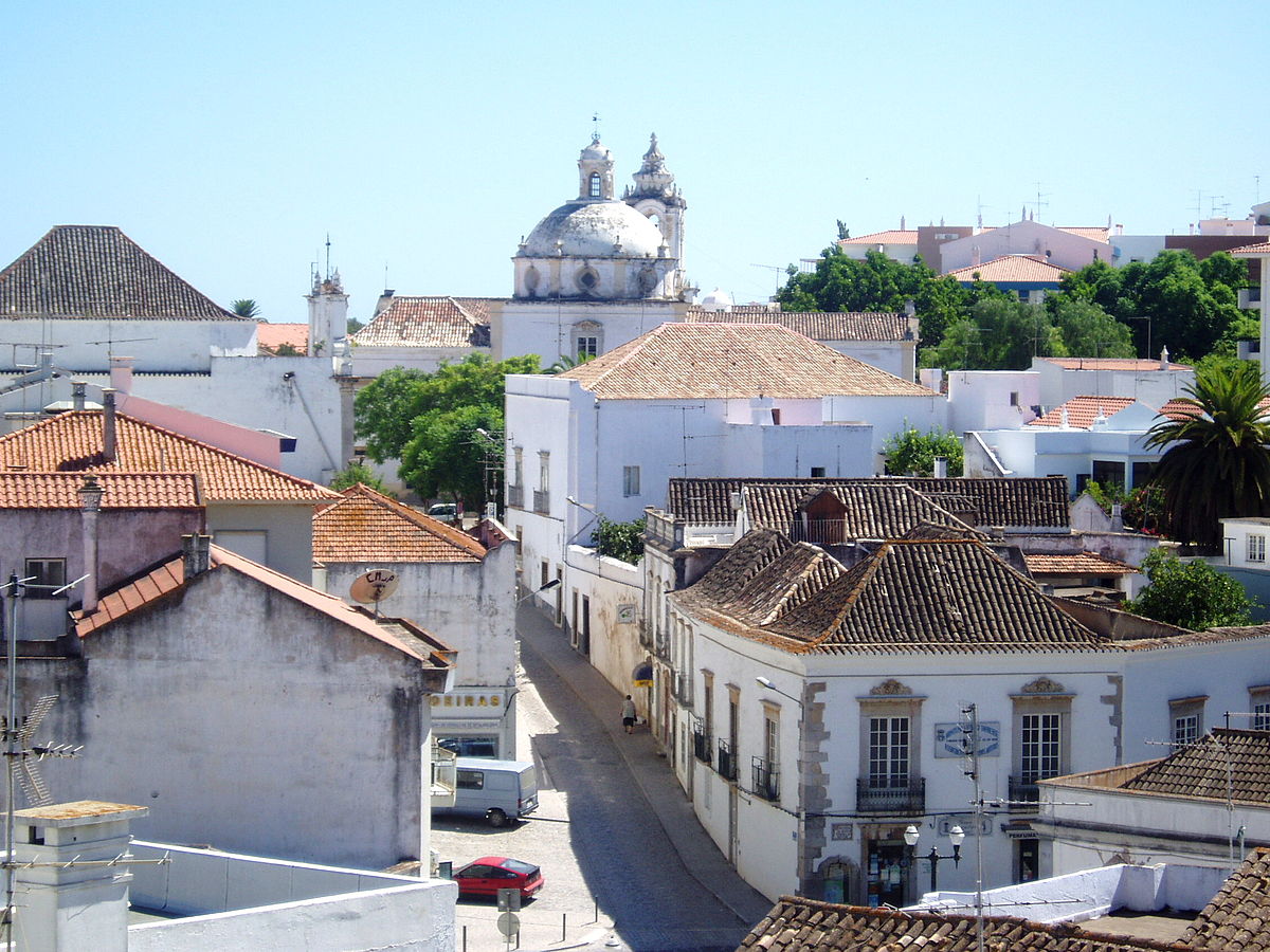 Covid-19: Aumento “repentino” de casos leva a suspensão de aulas em Tavira