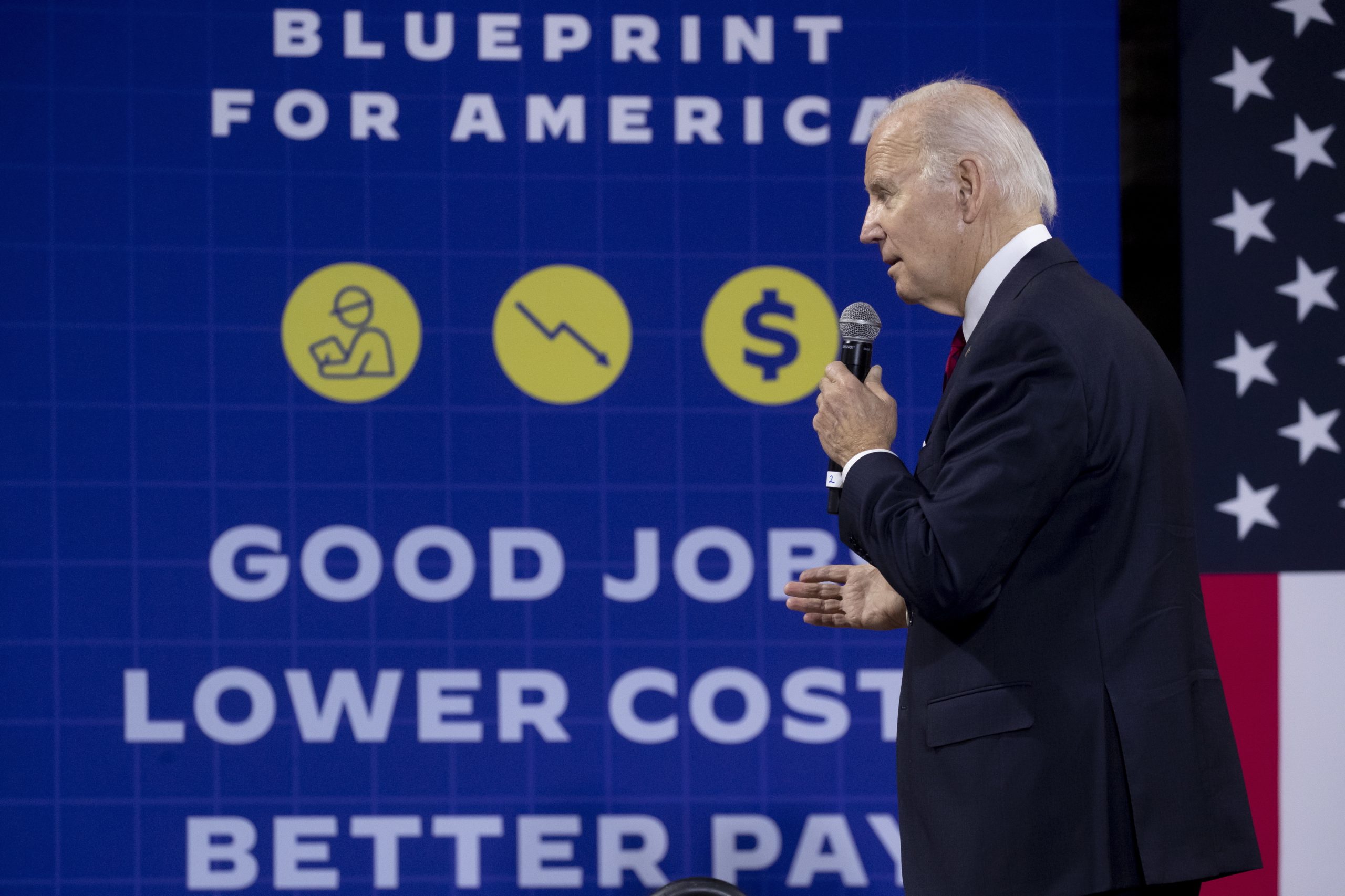 Biden acusa republicanos de quererem “caos” económico e financeiro