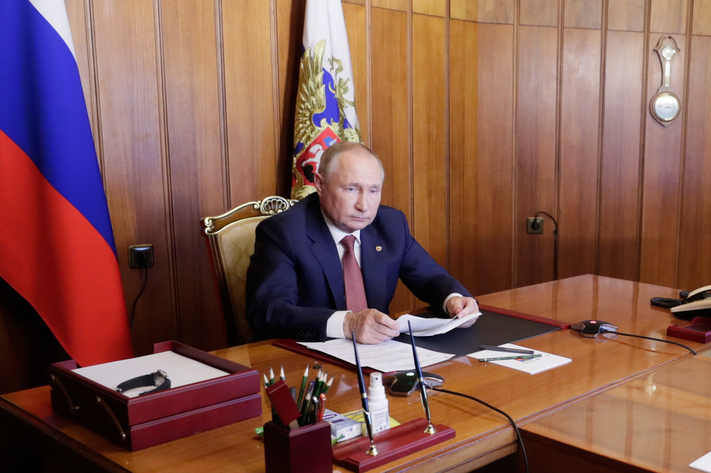 Putin adverte Lukashenko contra possível encerramento de gás à Europa
