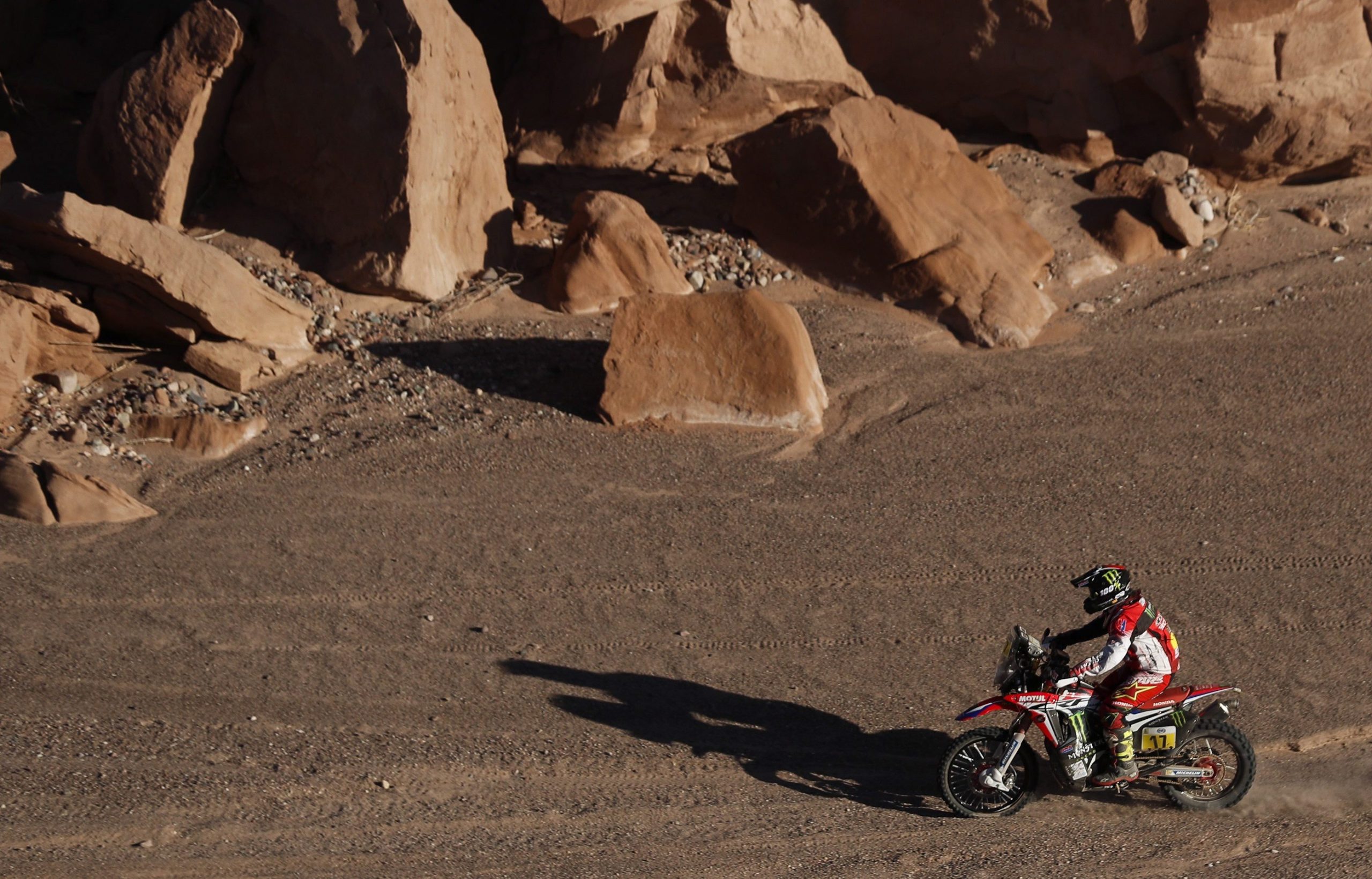 Dakar2017: Paulo Gonçalves vence etapa em motos. Loeb bate Peterhansel por 18 segundos