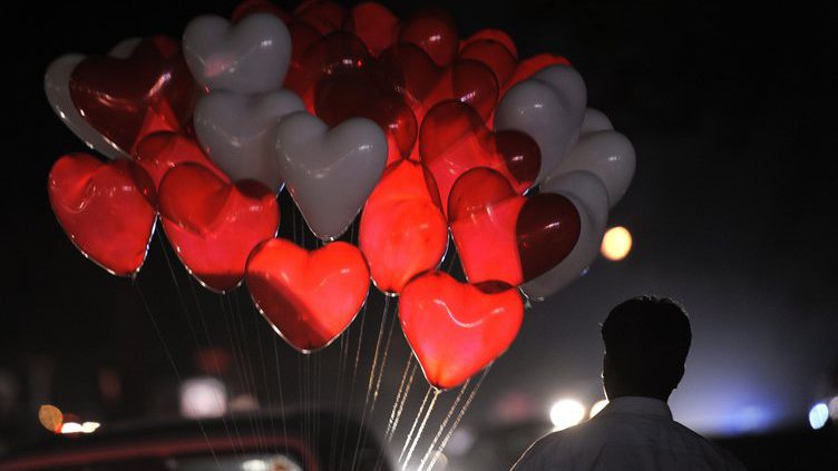 “Gostar de alguém não dá o direito de controlar essa pessoa”. Amor e ciúme não são a mesma coisa