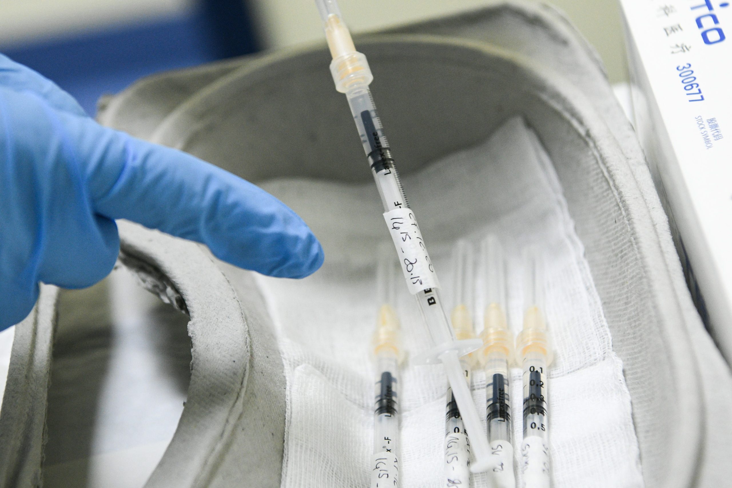Farmacêutivas GSK e CureVac desenvolvem em conjunto nova vacina