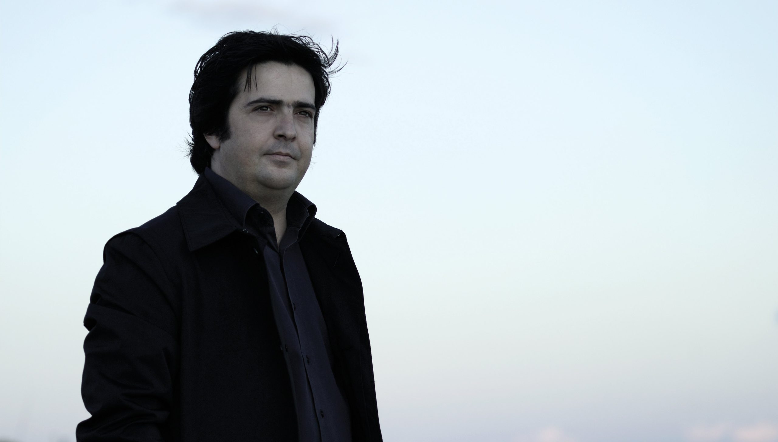 Helder Moutinho passa 25 anos de carreira em revista no Teatro S. Luiz