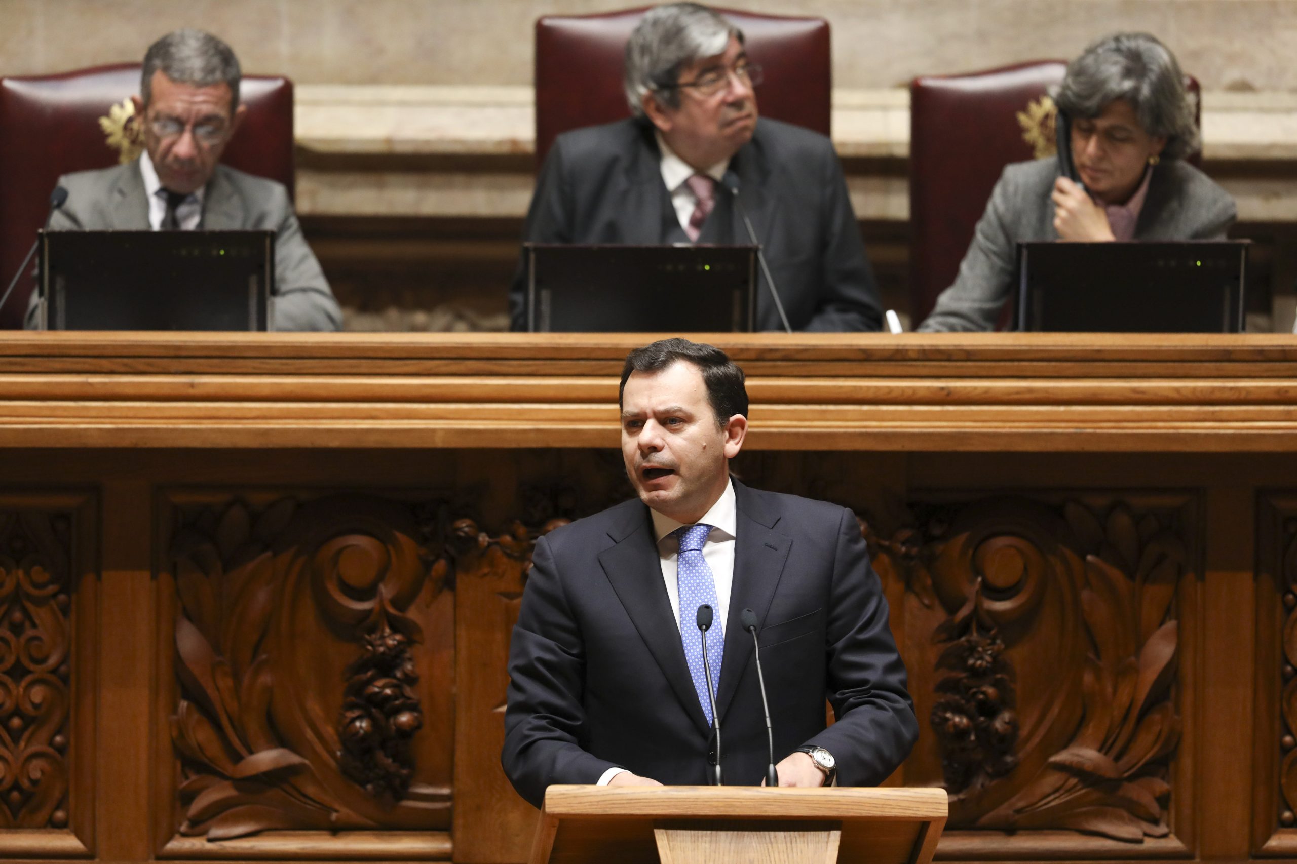 PSD, BE e PCP a favor de “debate aprofundado” sobre eutanásia