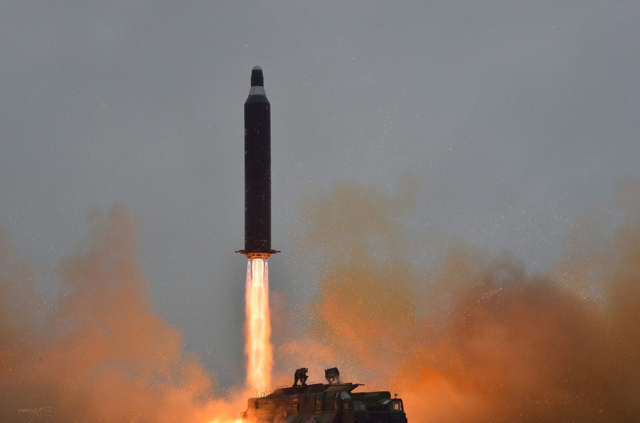 China “profundamente preocupada” com teste balístico da Coreia do Norte