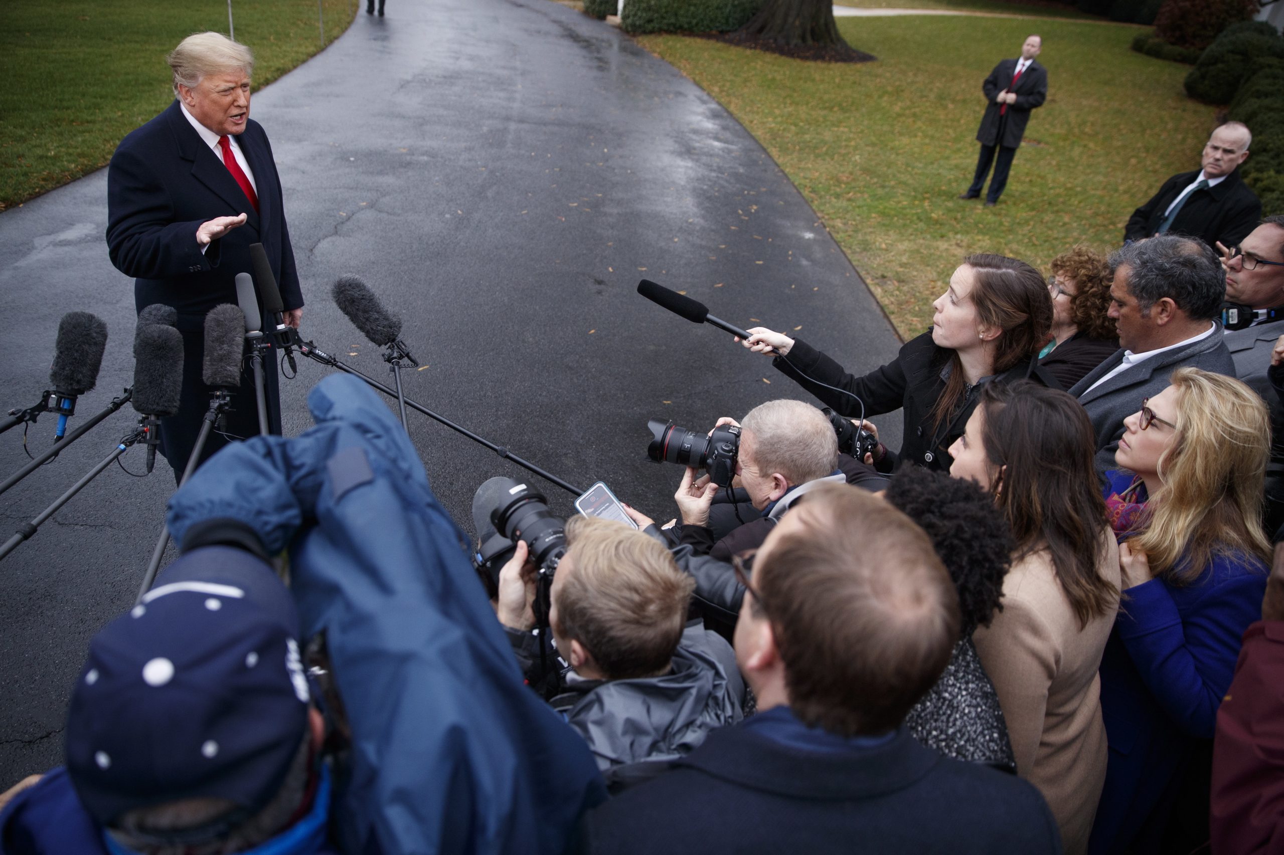 Trump defende criação de novo canal televisivo para competir com a CNN