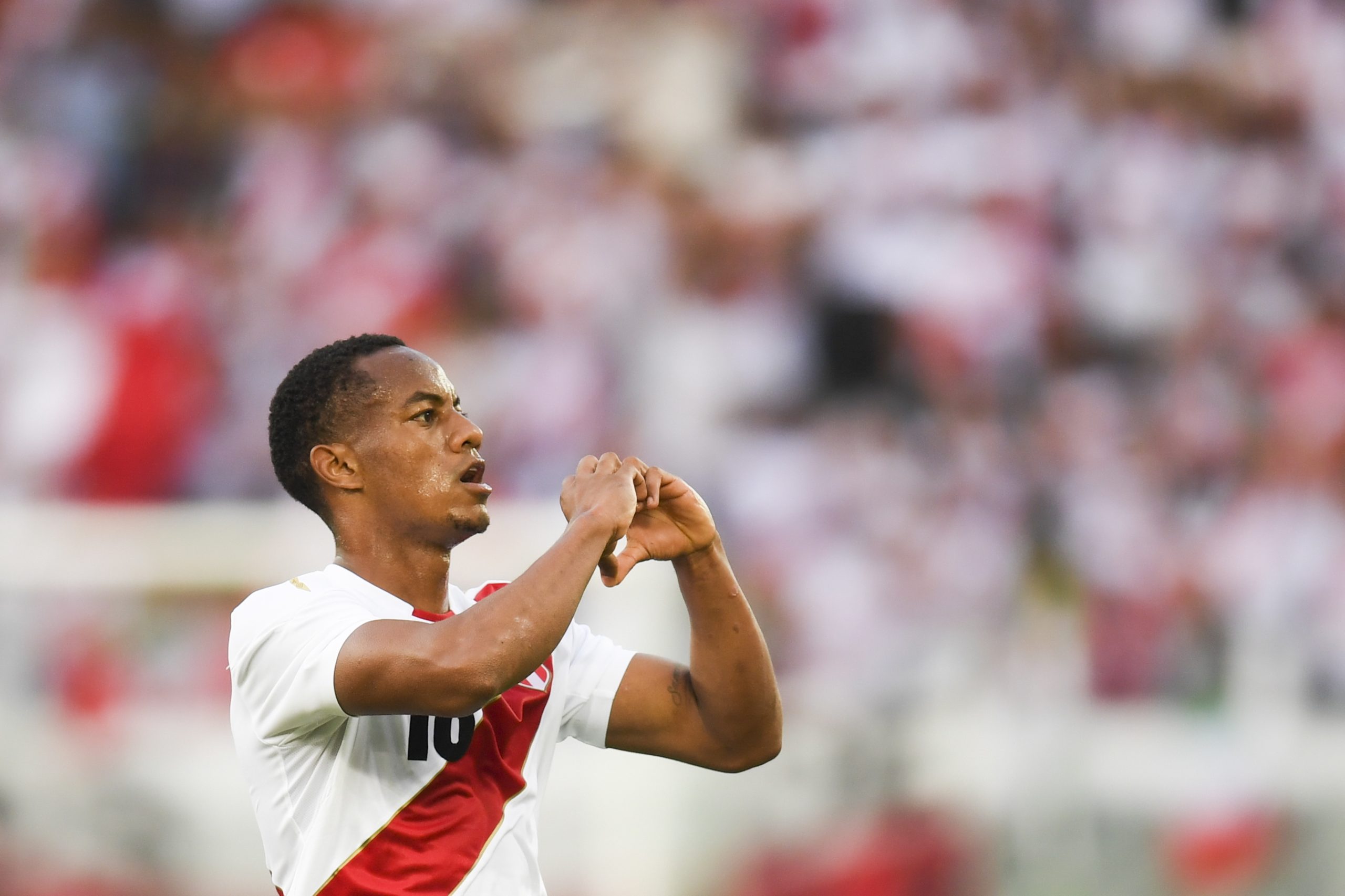 Ex-Benfica e ex-Sporting André Carrillo com teste positivo ao novo coronavírus