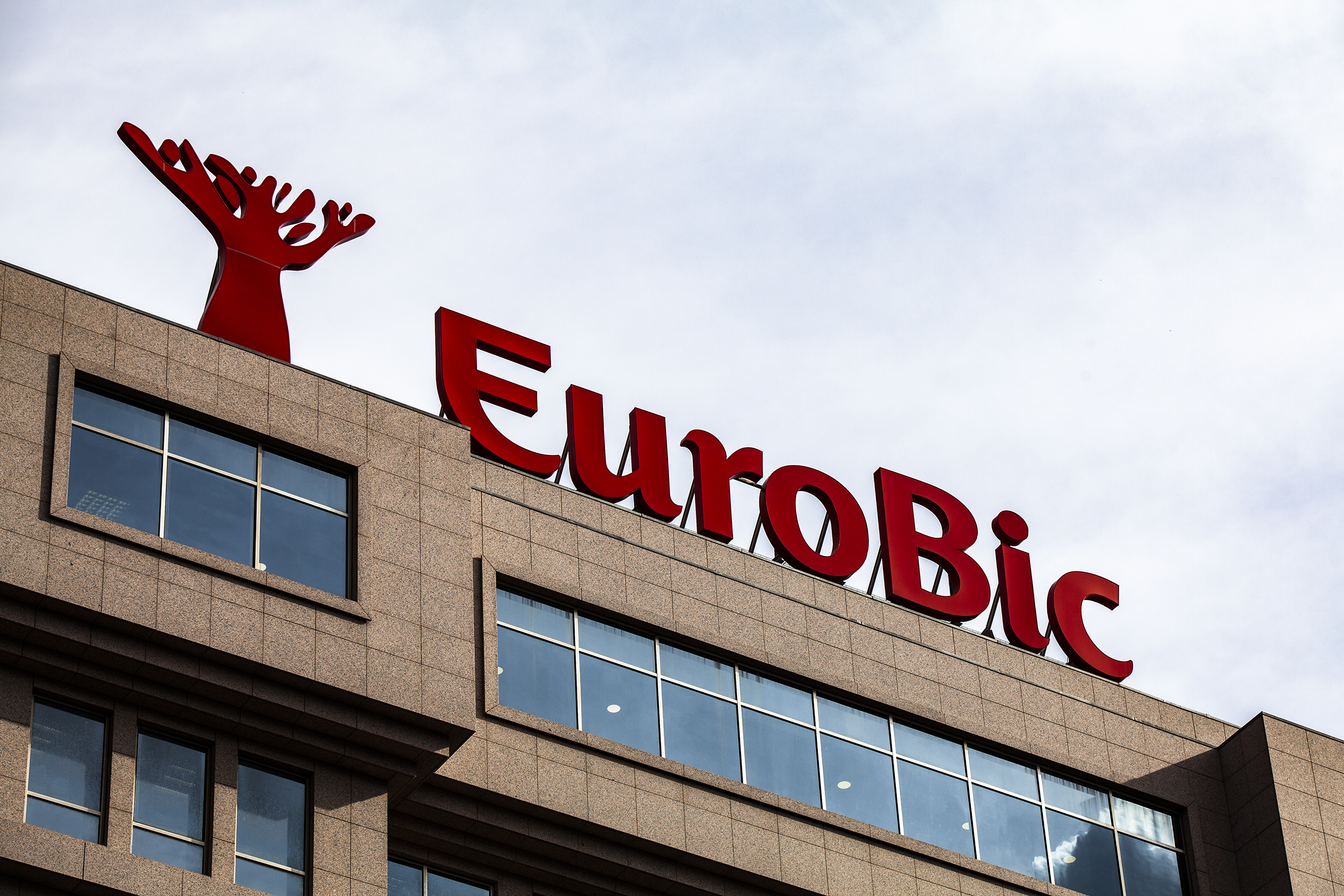 Luanda Leaks: EuroBic diz que venda ao Abanca permite continuar “crescimento e solidez”