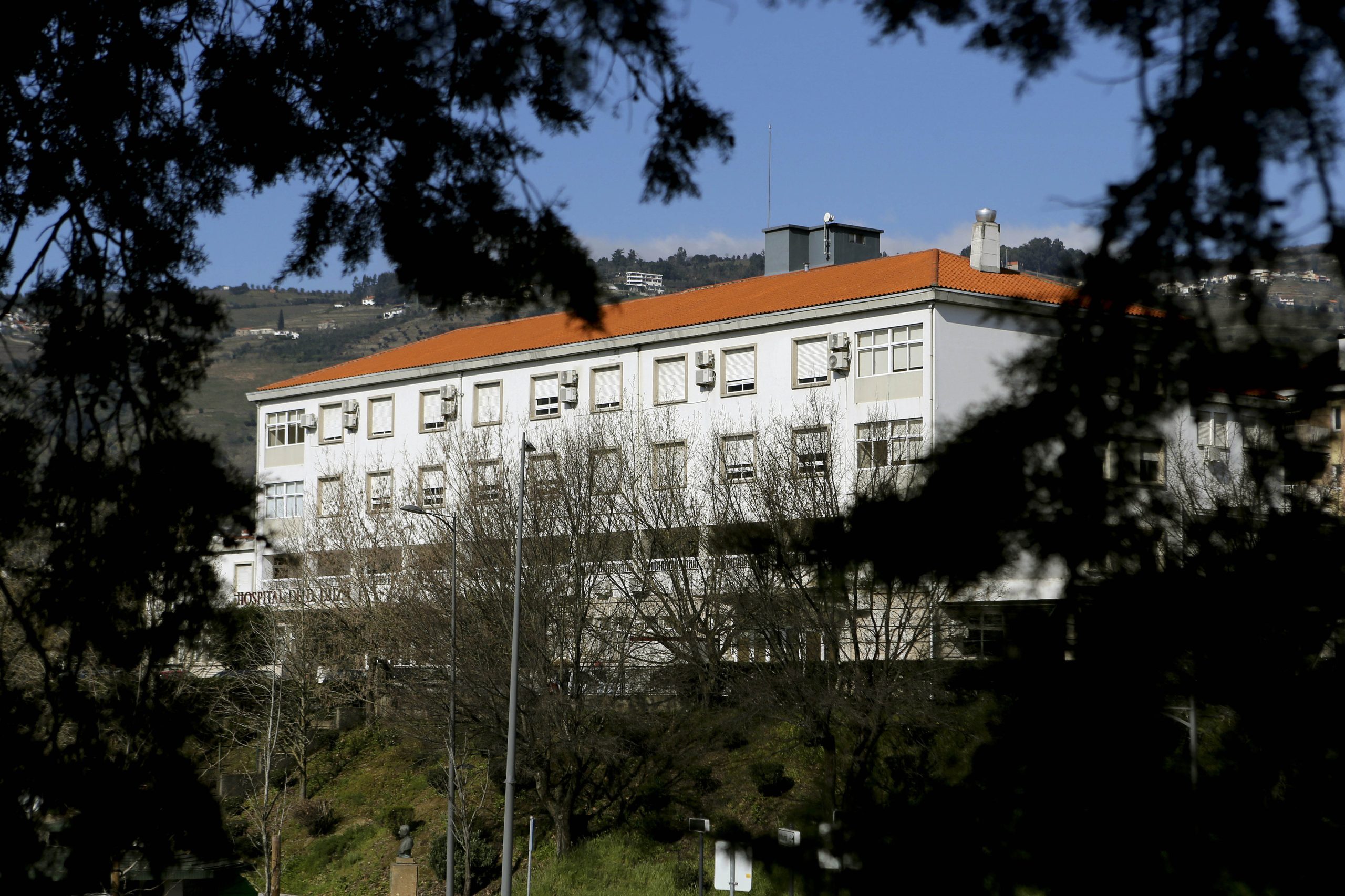 Covid-19: Hospital da Régua pode reabrir para responder a necessidades da região
