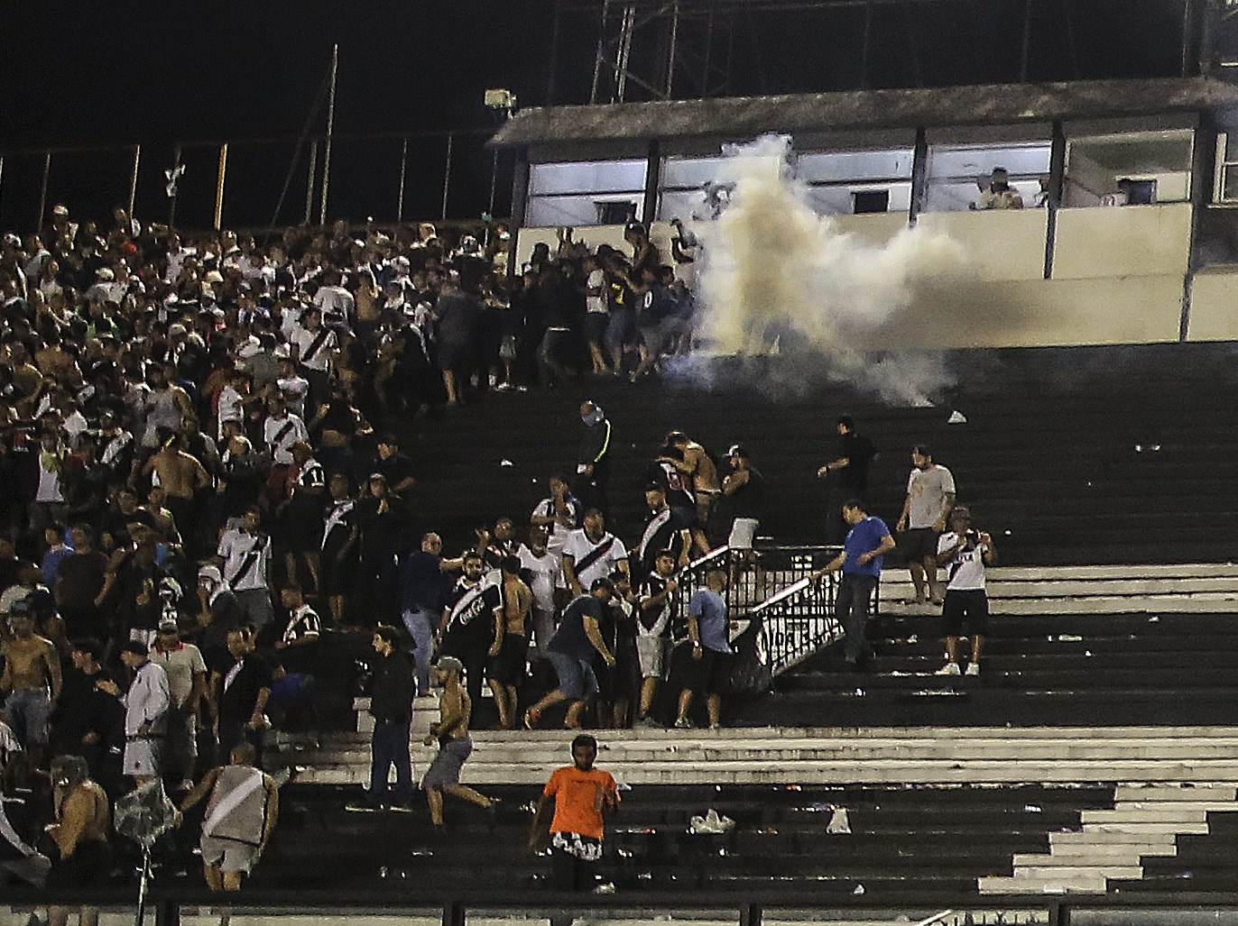 Adepto brasileiro alvejado mortalmente após ‘dérbi’ entre Vasco da Gama e Flamengo
