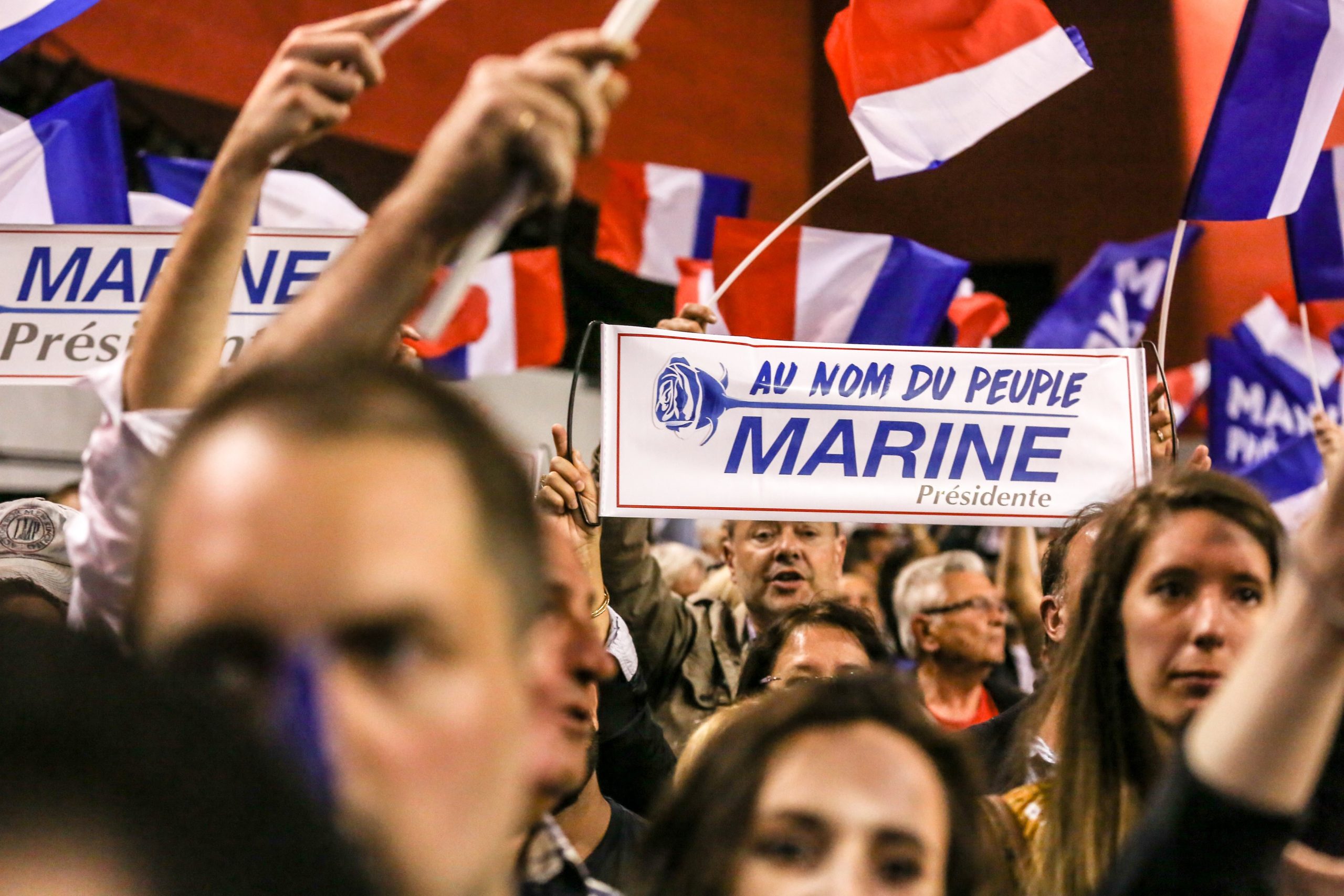 França: Após primeira volta, portugueses dividem-se entre o “combate à Frente Nacional” e as ausências de apoio