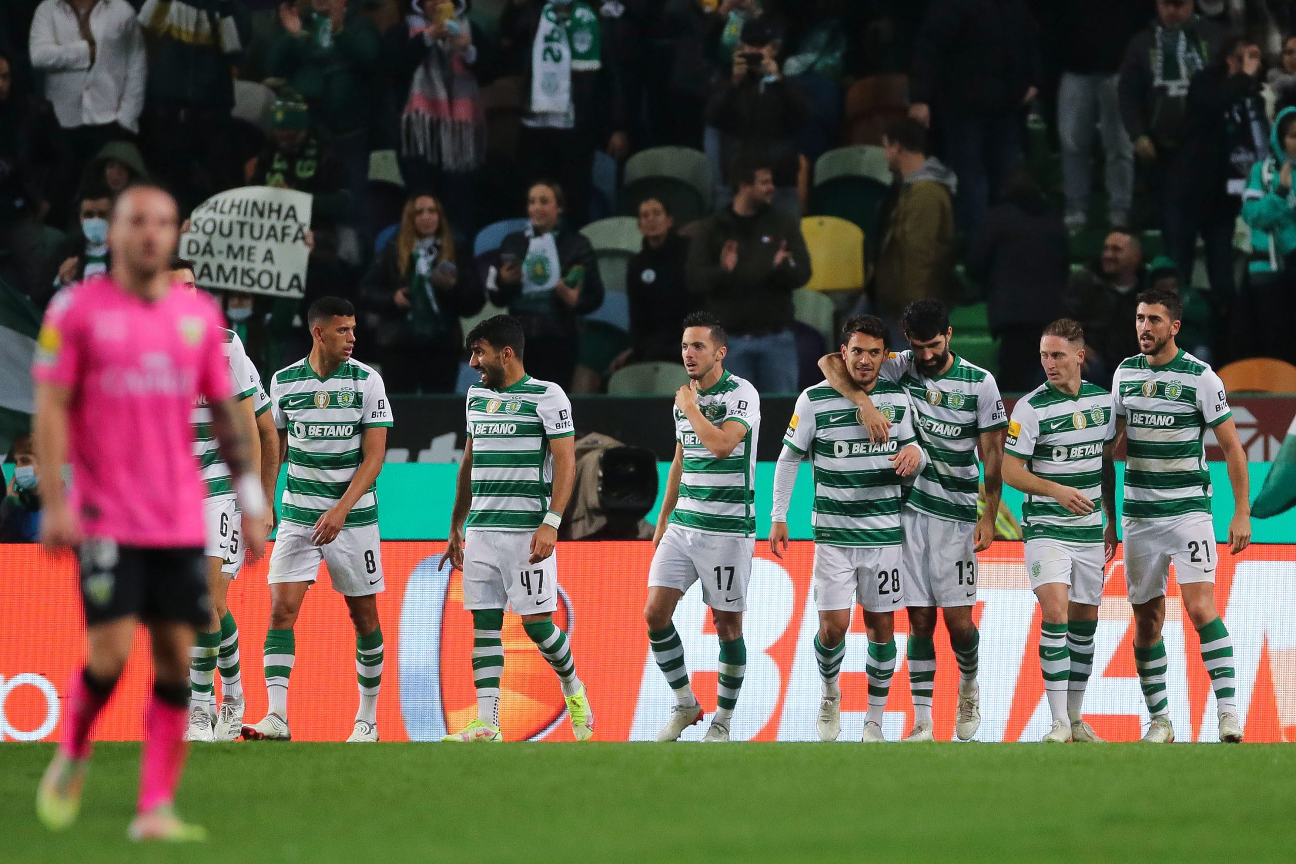 Sporting e ‘tomba gigantes’ Leça discutem acesso às ‘meias’ da Taça de Portugal