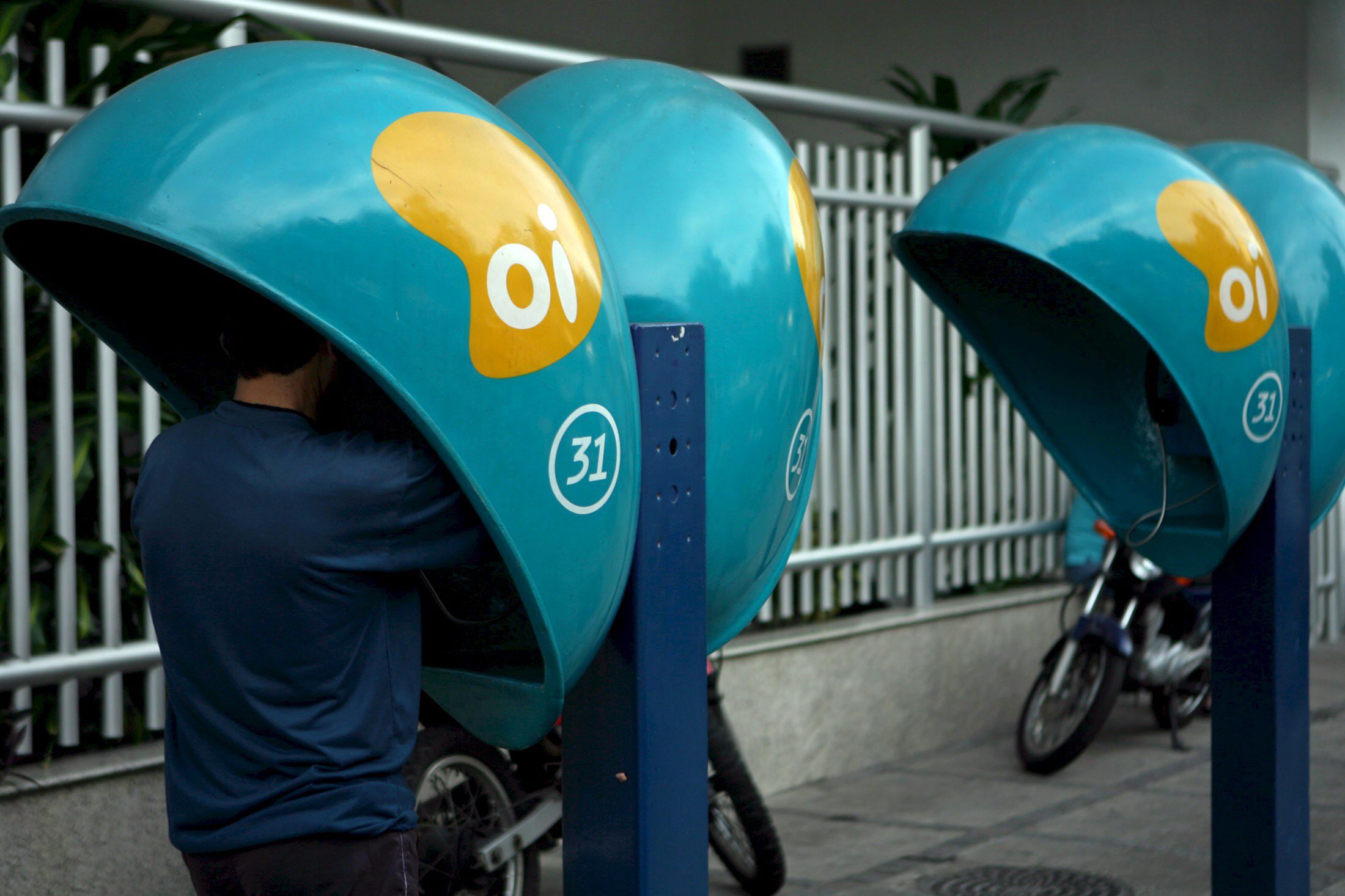 Telefónica, Claro e TIM compram a rede móvel da operadora brasileira Oi