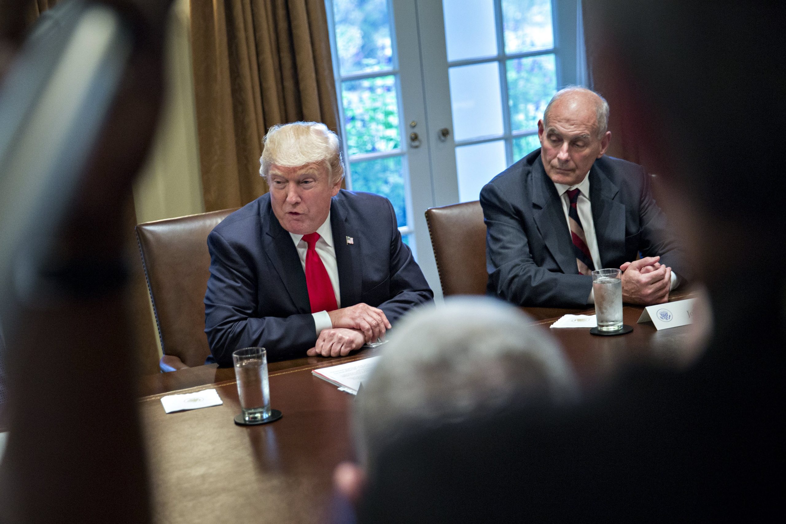 Israelitas e sauditas elogiam Trump enquanto russos, ocidentais e iranianos o criticam