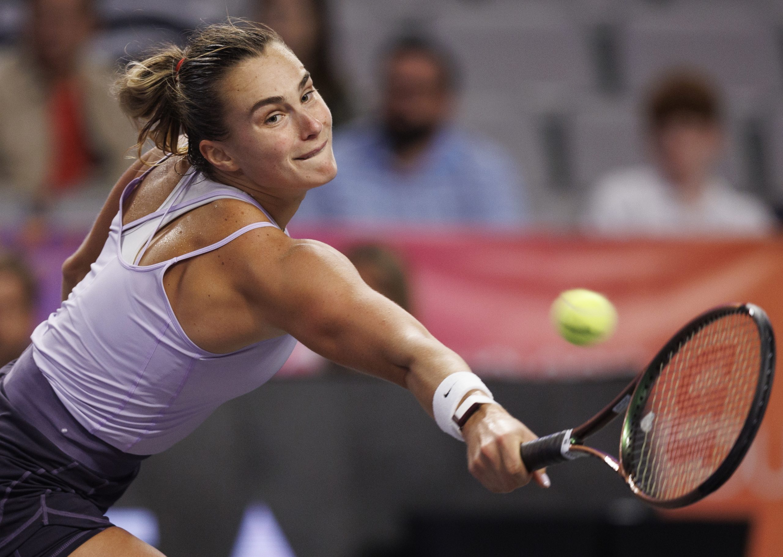 Tenista bielorrussa Aryna Sabalenka garante meias-finais nas WTA Finals