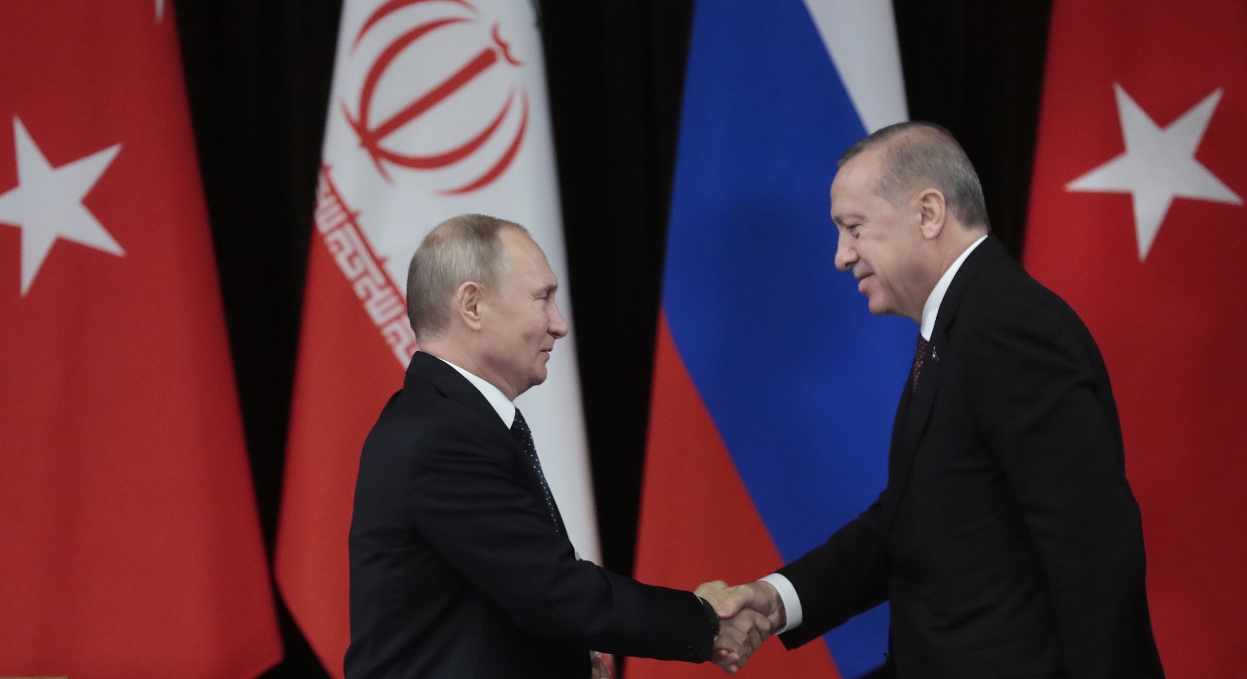 Ucrânia: Putin diz a Erdogan estar aberto a colaborar na circulação de mercadorias no mar Negro