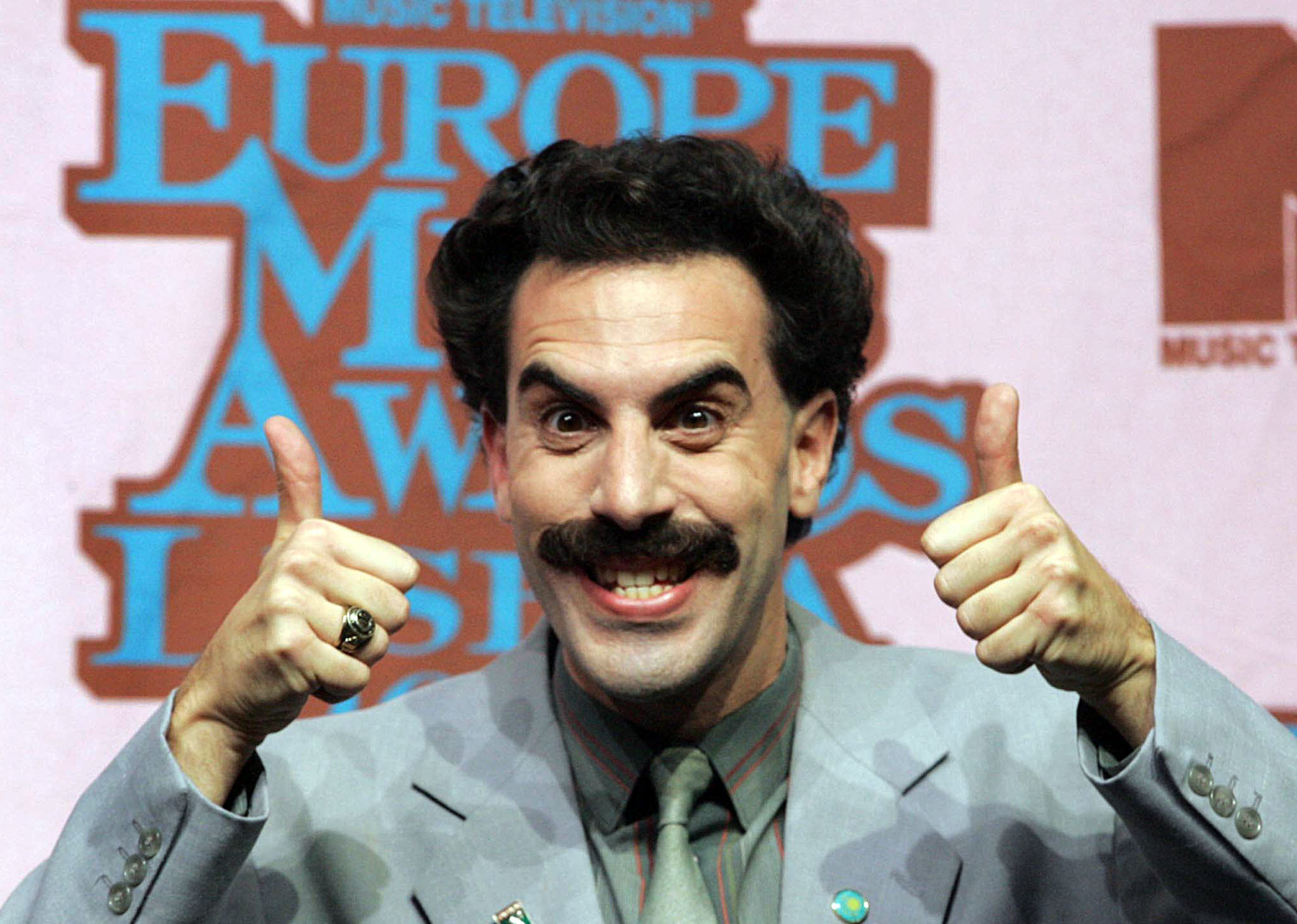 Lembra-se de ‘Borat’? A comédia de sucesso vai ter uma sequela a ser lançada na Amazon Prime