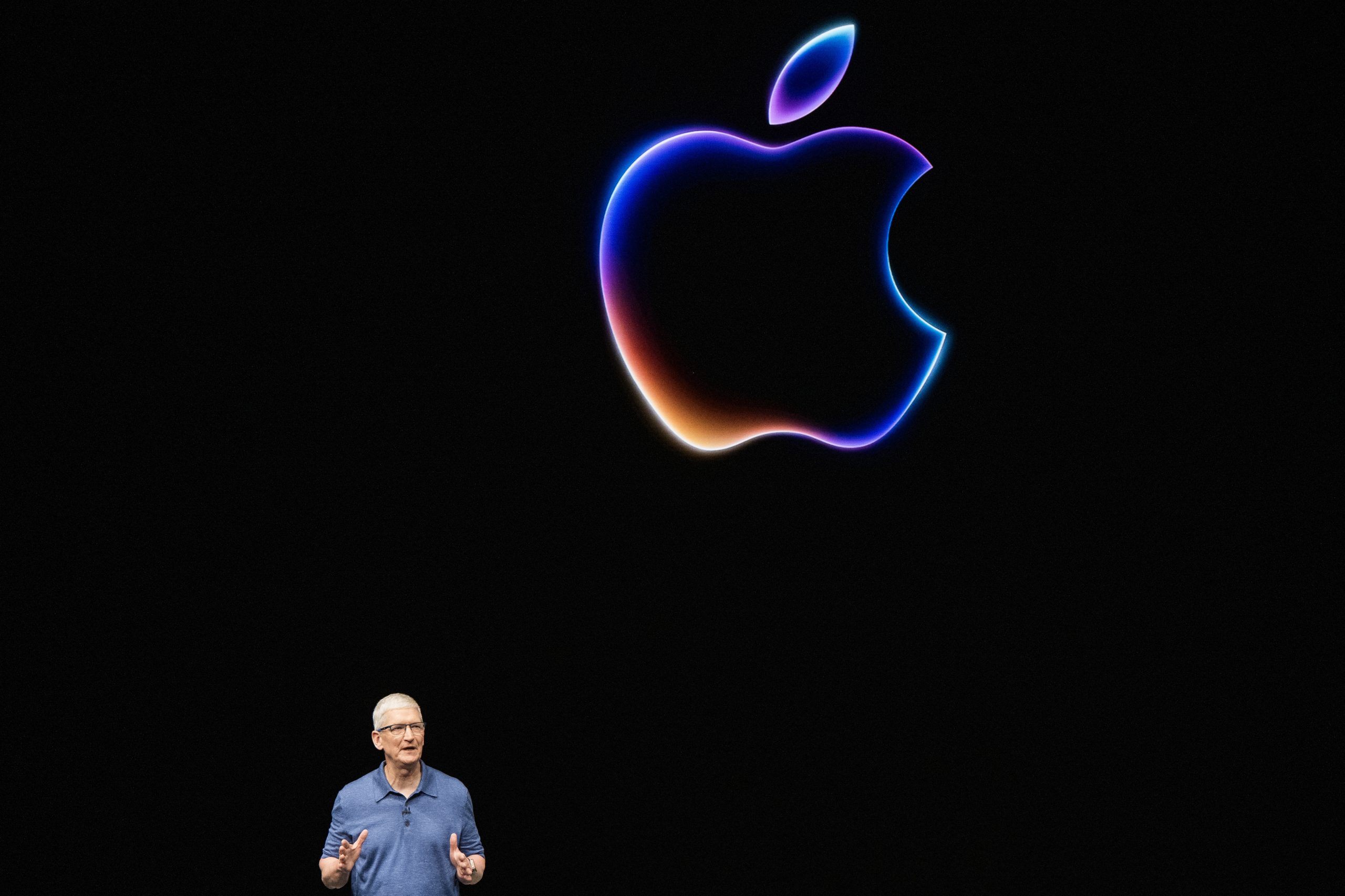 Apple lança primeiro iPhone com IA generativa integrada
