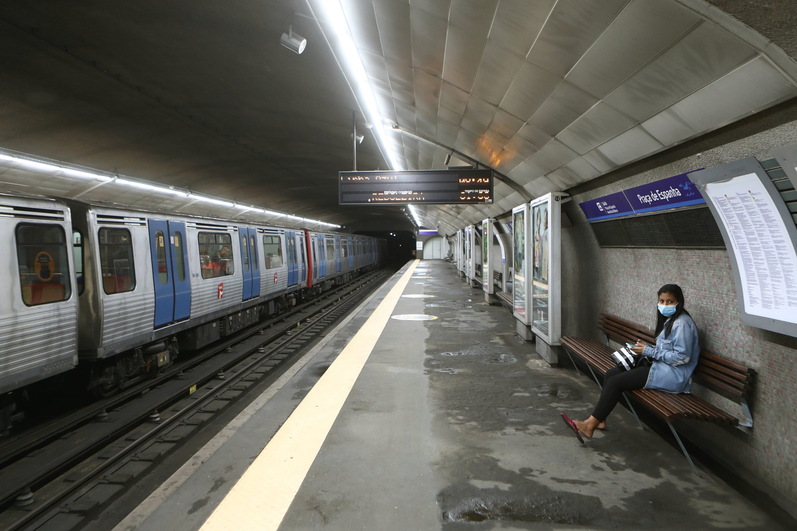 Linha Azul do Metro de Lisboa com horário reduzido aos fins de semana em agosto