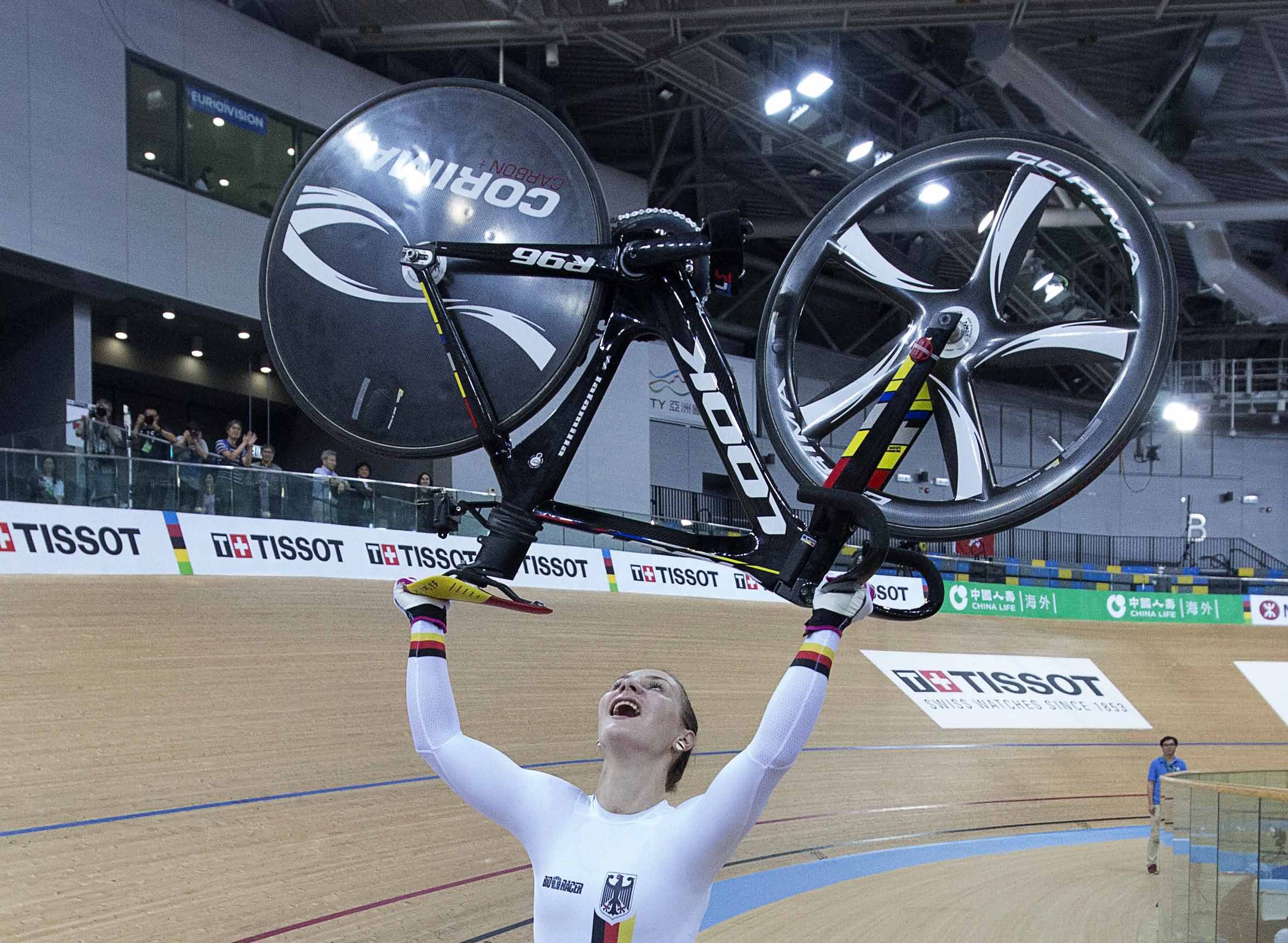 Federação Britânica de Ciclismo proíbe mulheres transgénero de competir na categoria feminina de elite