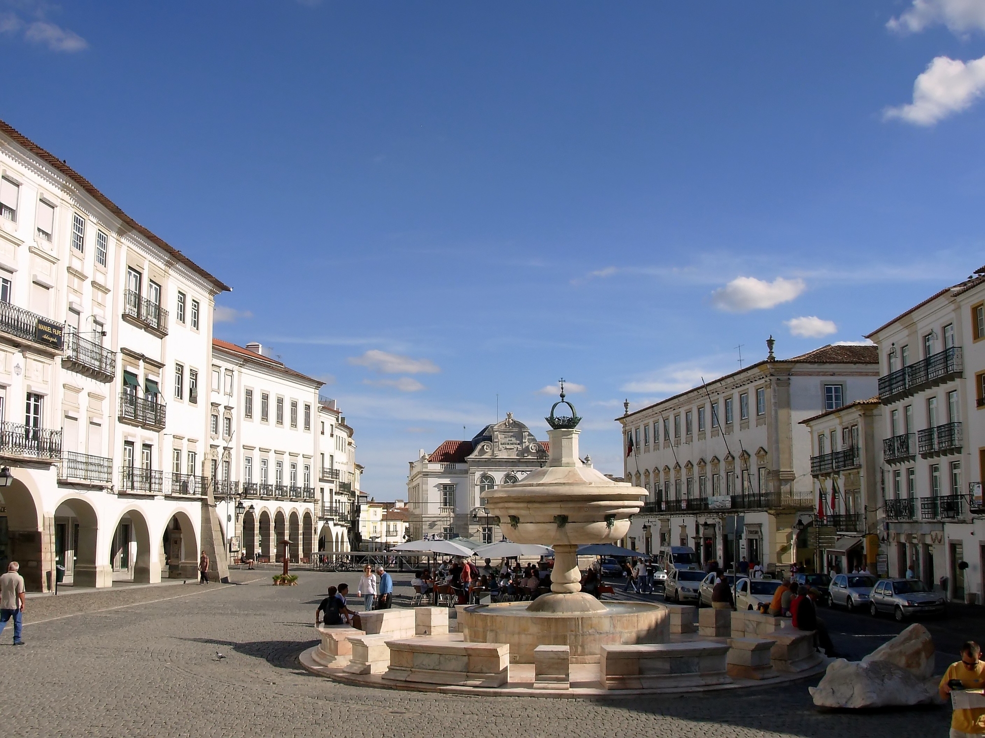 Aqueduto quinhentista de Évora “ganha” iluminação cénica na zona intramuros