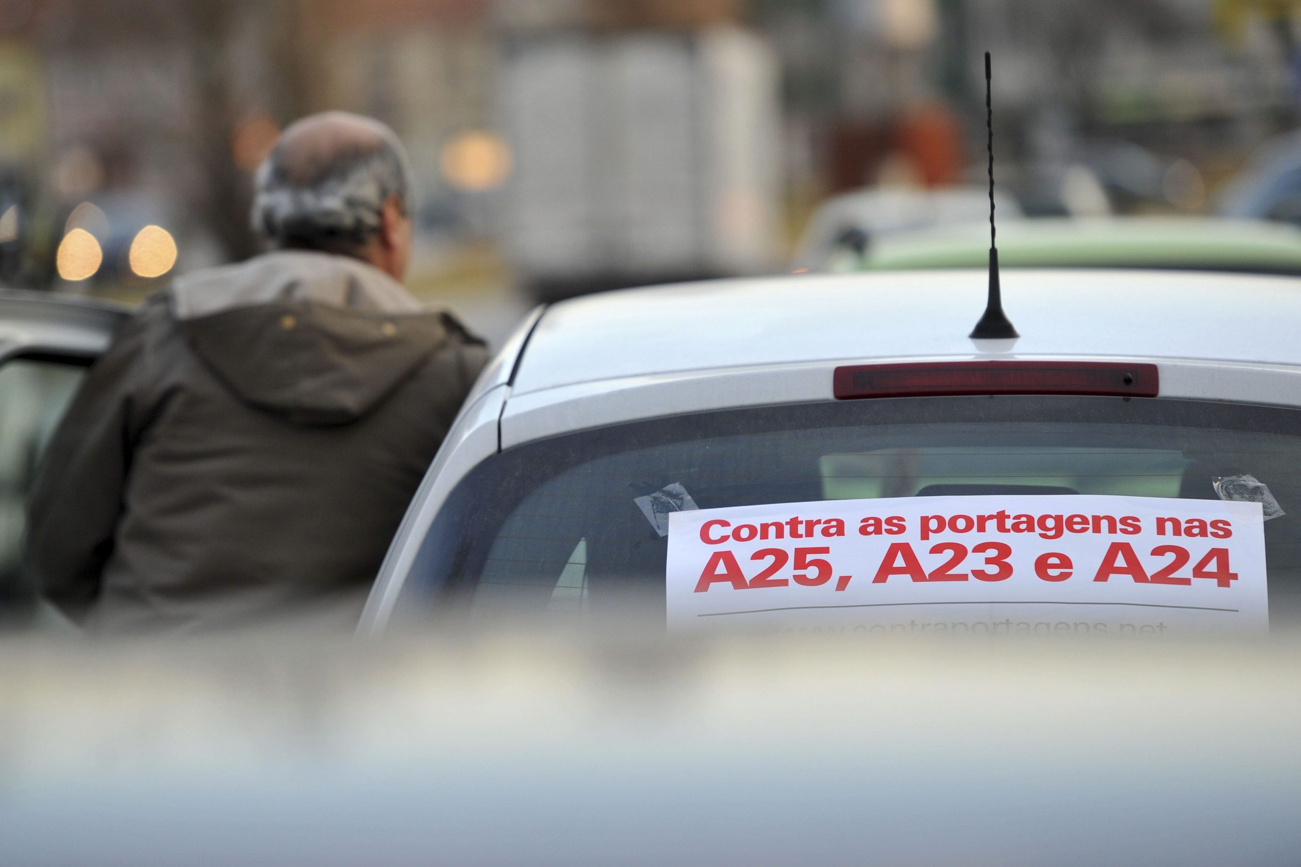 Milhares de portugueses vão deixar de pagar portagens. Veja aqui em que autoestradas