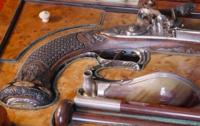 Duas pistolas que pertenceram a Napoleão vendidas por 1,69 milhões de euros. E foram consideradas “tesouros nacionais”