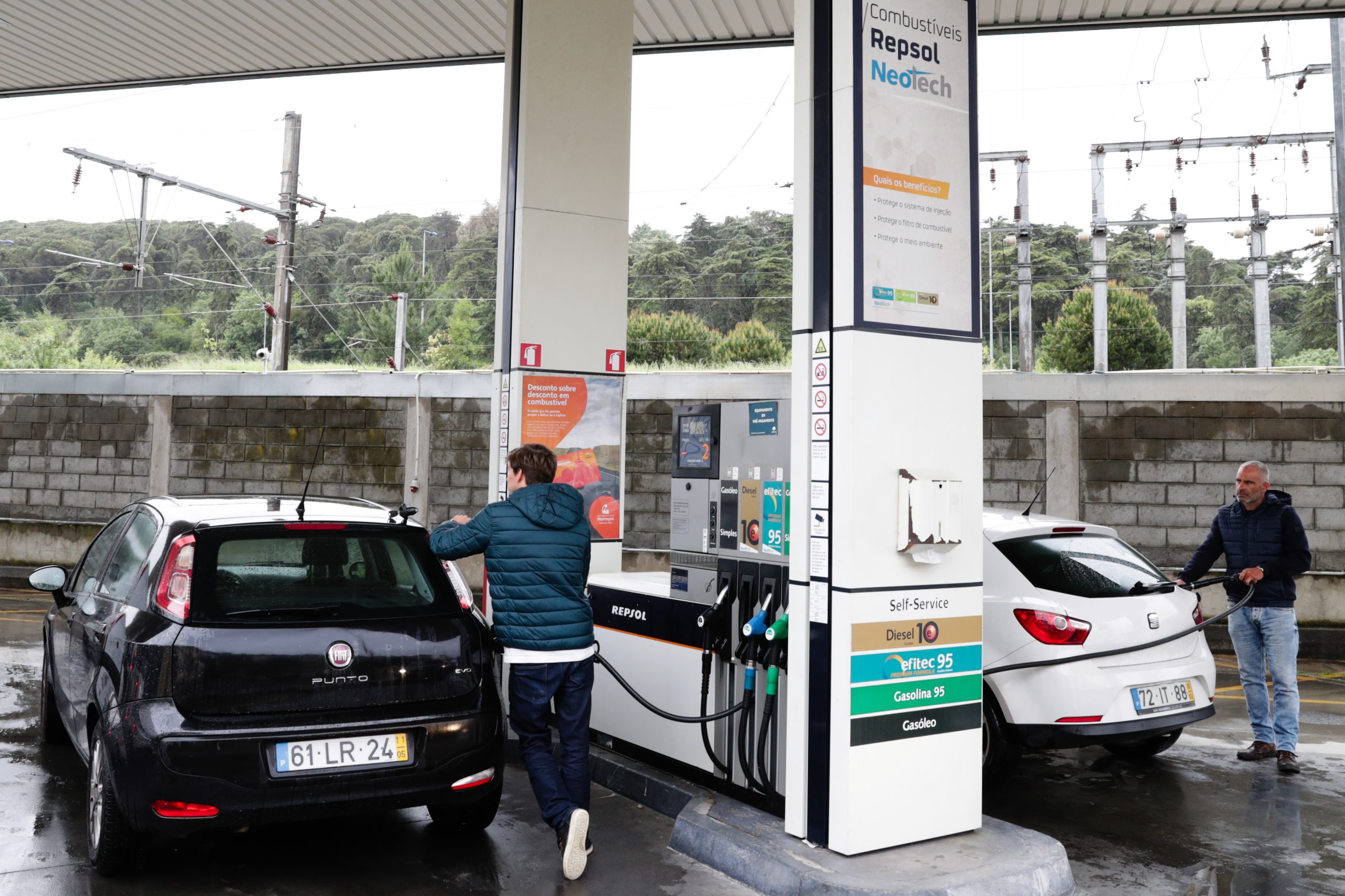 Motoristas. Veículos ligeiros podem abastecer 25 litros e pesados 100 em postos fora da REPA