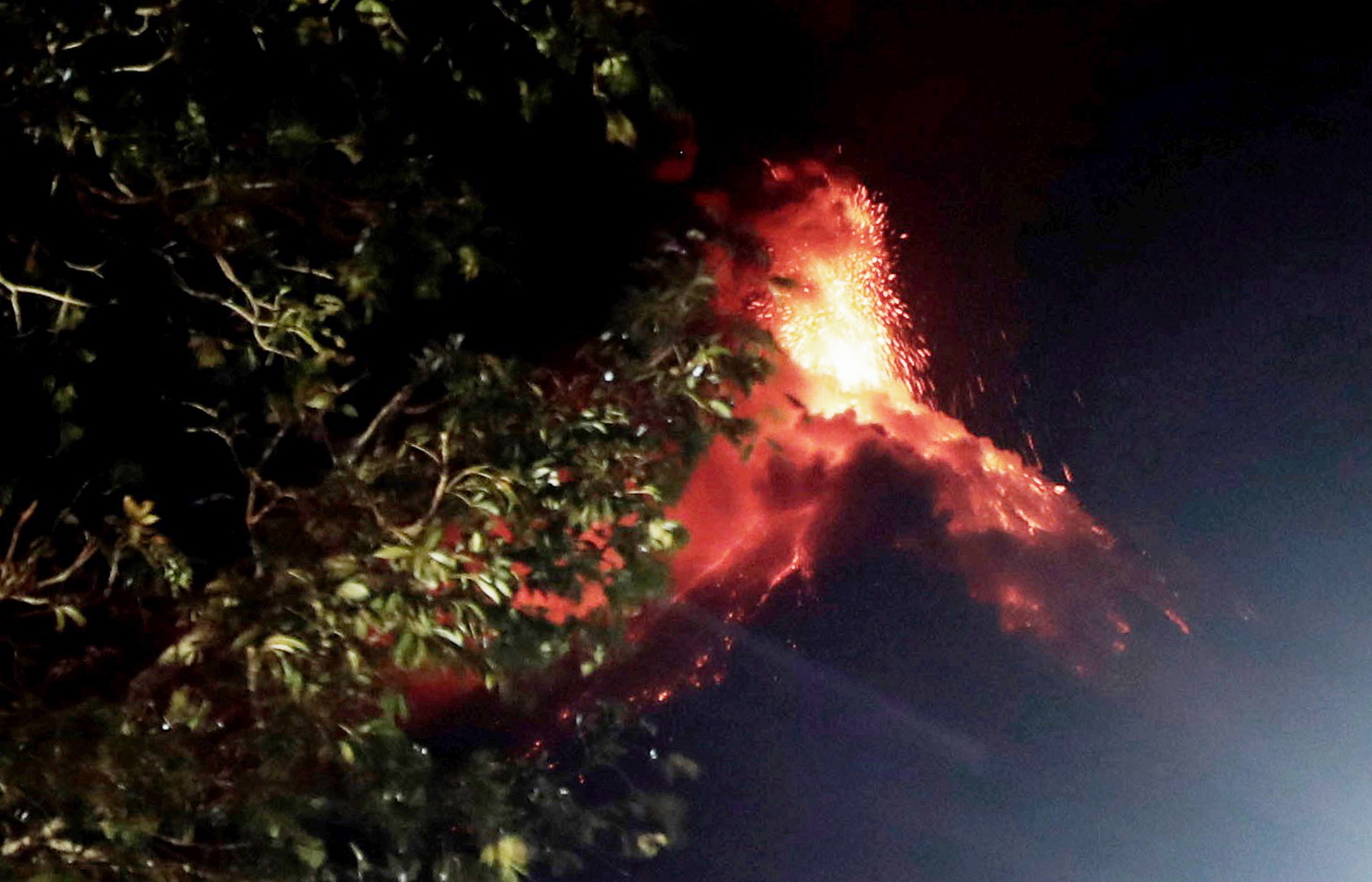 Alerta vermelho na Guatemala, o Vulcão de Fogo volta a acordar