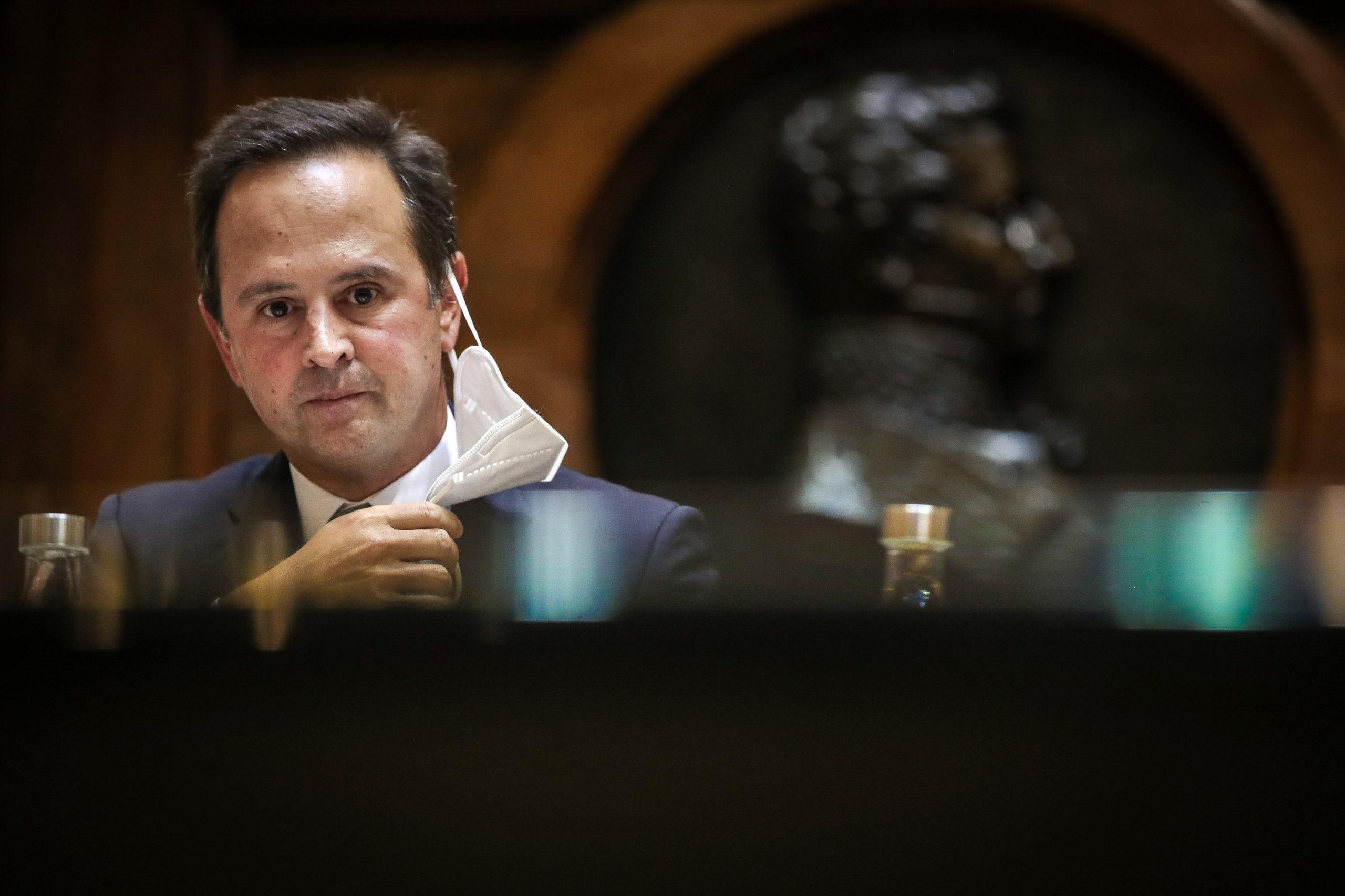 Medina alerta para risco de legitimação da extrema-direita pelo PSD