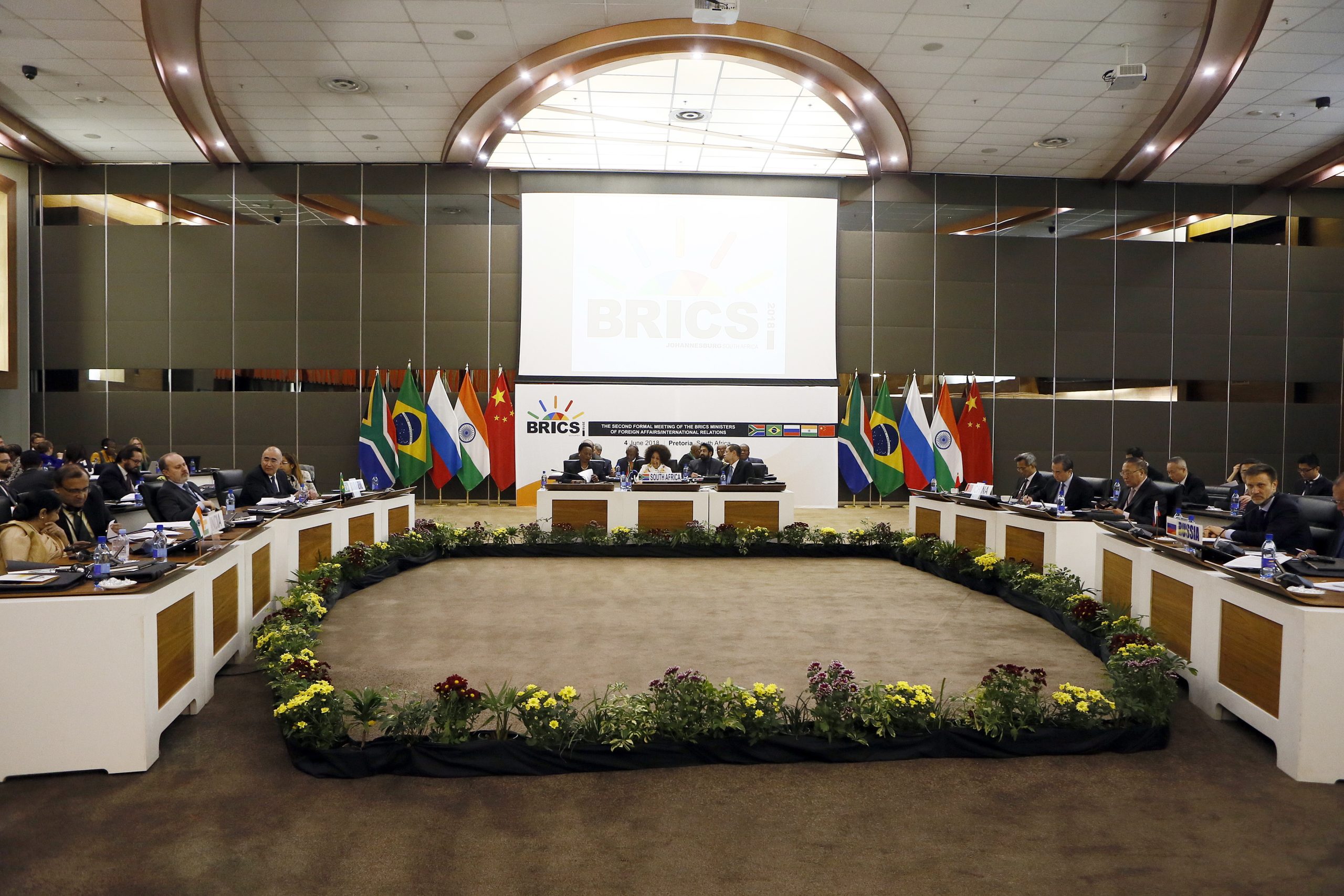 Cimeira BRICS arranca hoje em Joanesburgo com presença de Angola e Moçambique